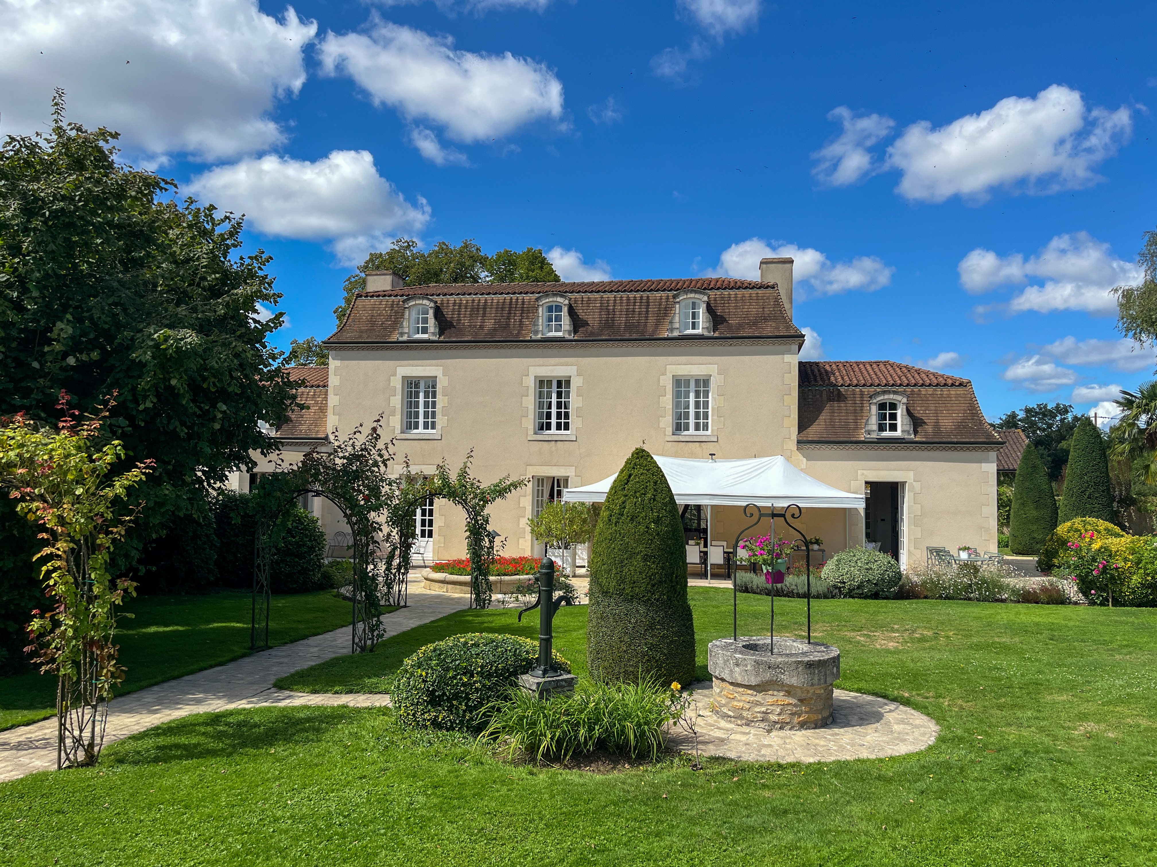 Propriété en France à vendre à Poitiers, Vienne - &#8364;1 535 000 - photo 