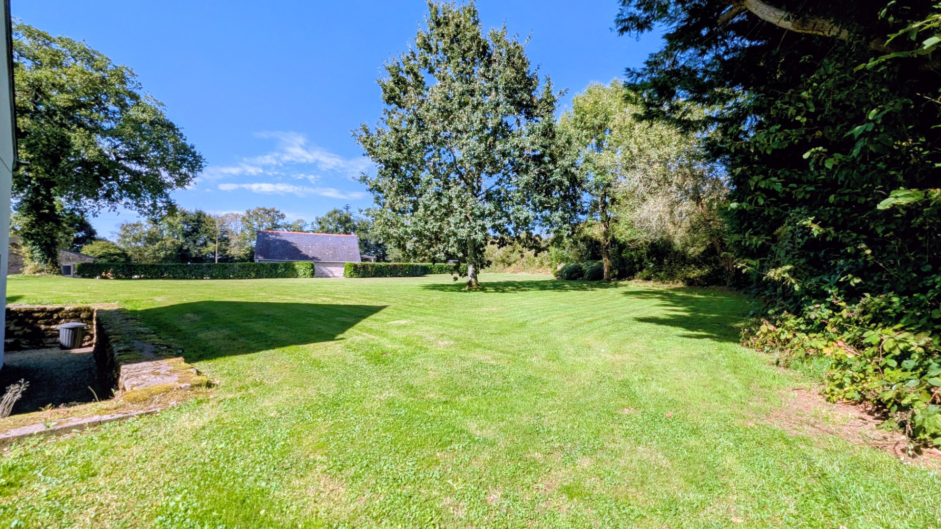 Propriété en France à vendre à Plouray, Morbihan - &#8364;858 600 - photo 