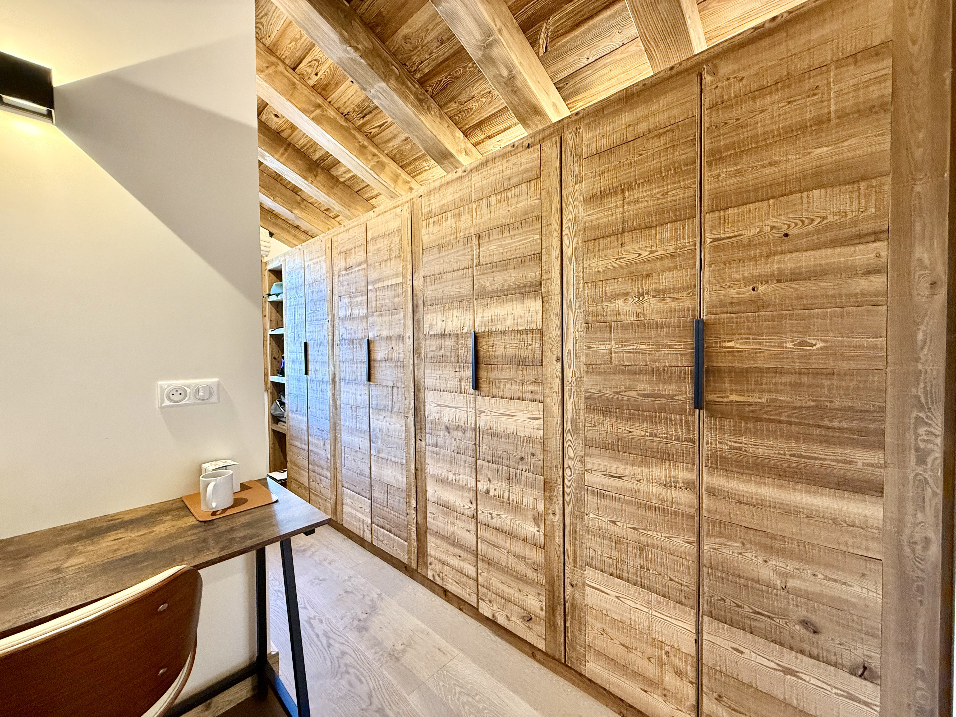 French property for sale in Courchevel, Savoie - €5,950,000 - photo 