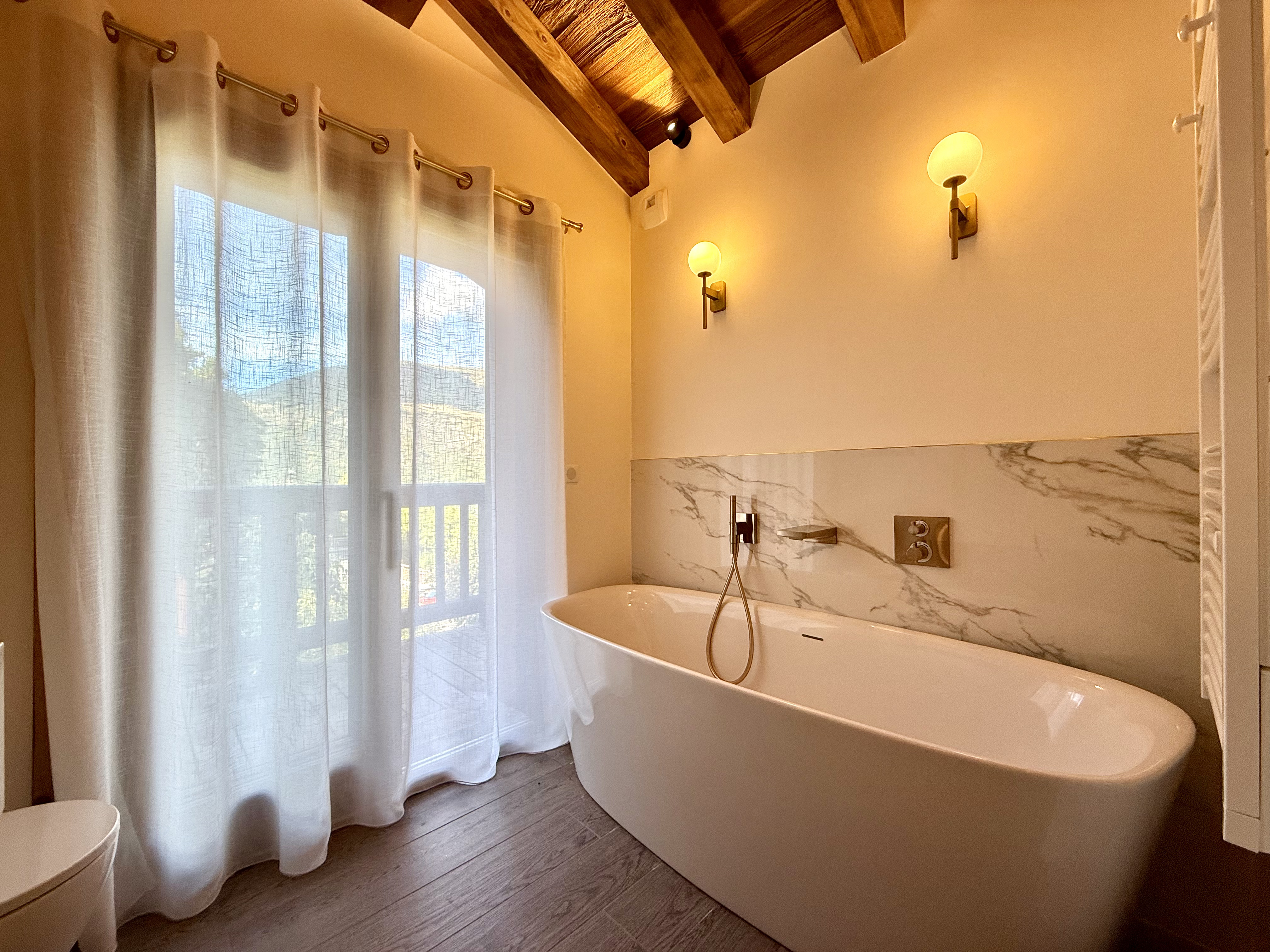 French property for sale in Courchevel, Savoie - €5,950,000 - photo 