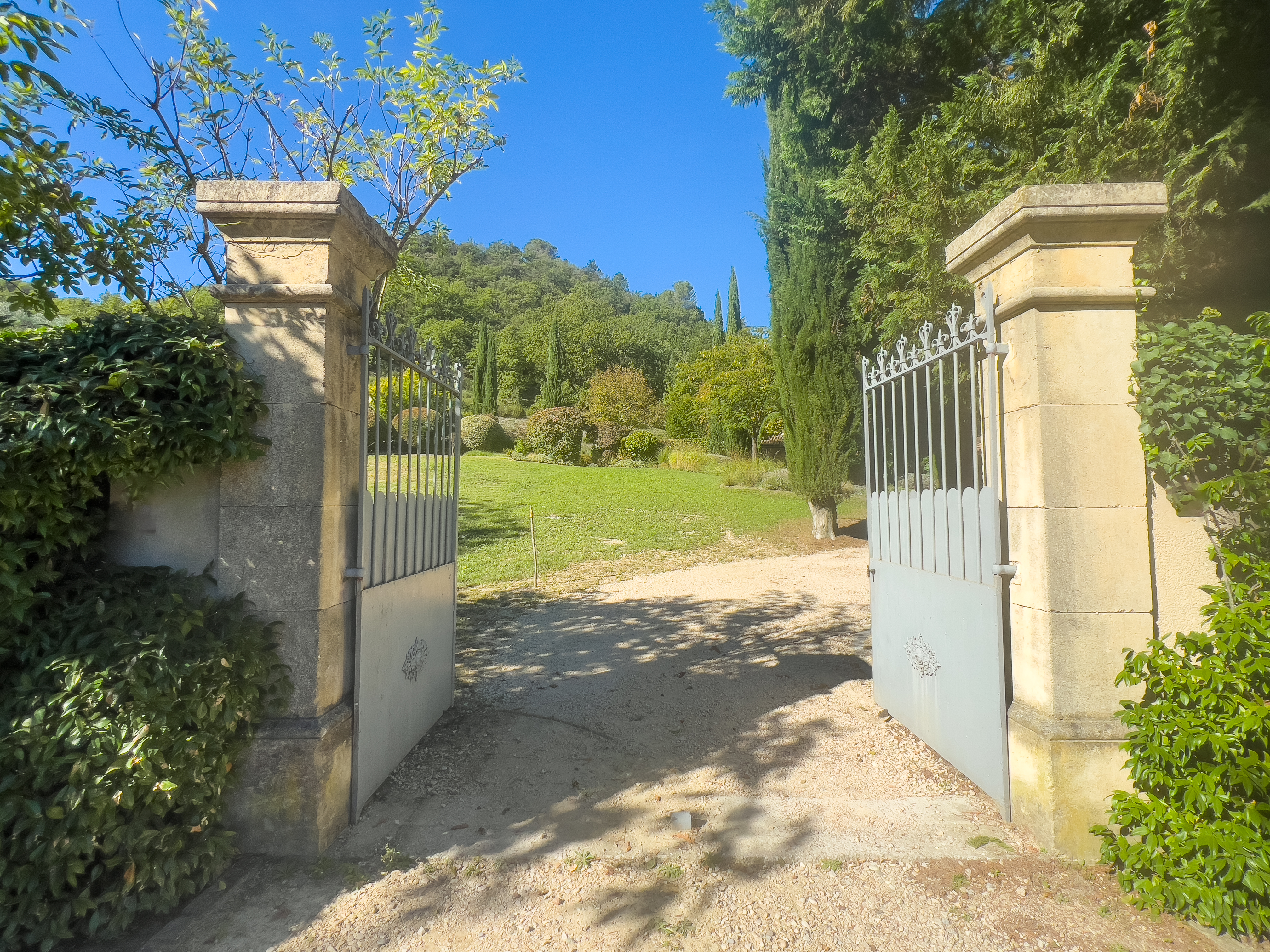 Propriété en France à vendre à Malaucène, Vaucluse - &#8364;1 550 000 - photo 