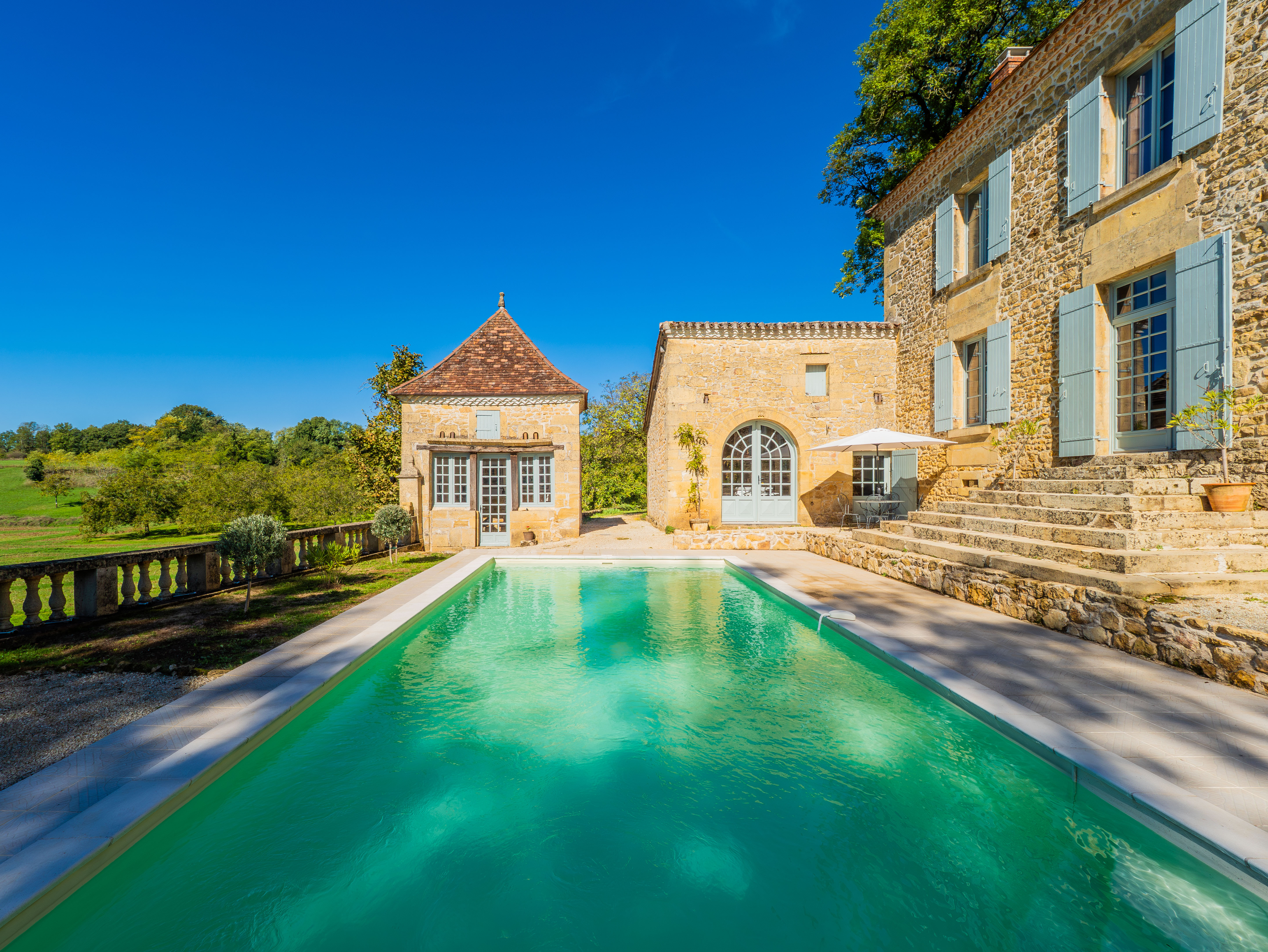French property for sale in Nanthiat, Dordogne - €1,047,000 - photo 