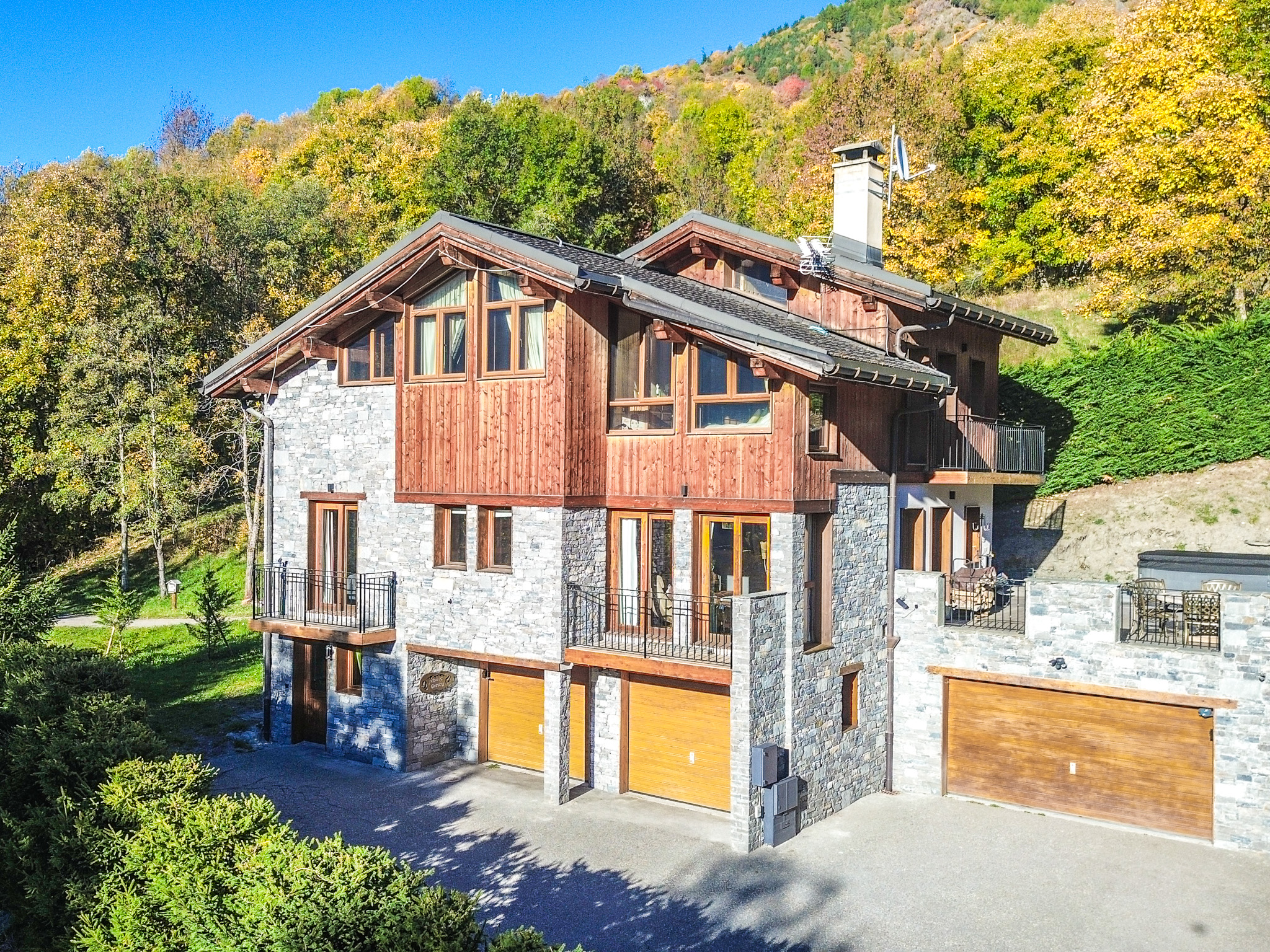 Propriété en France à vendre à Saint-Martin-de-Belleville, Savoie - &#8364;1 620 000 - photo 