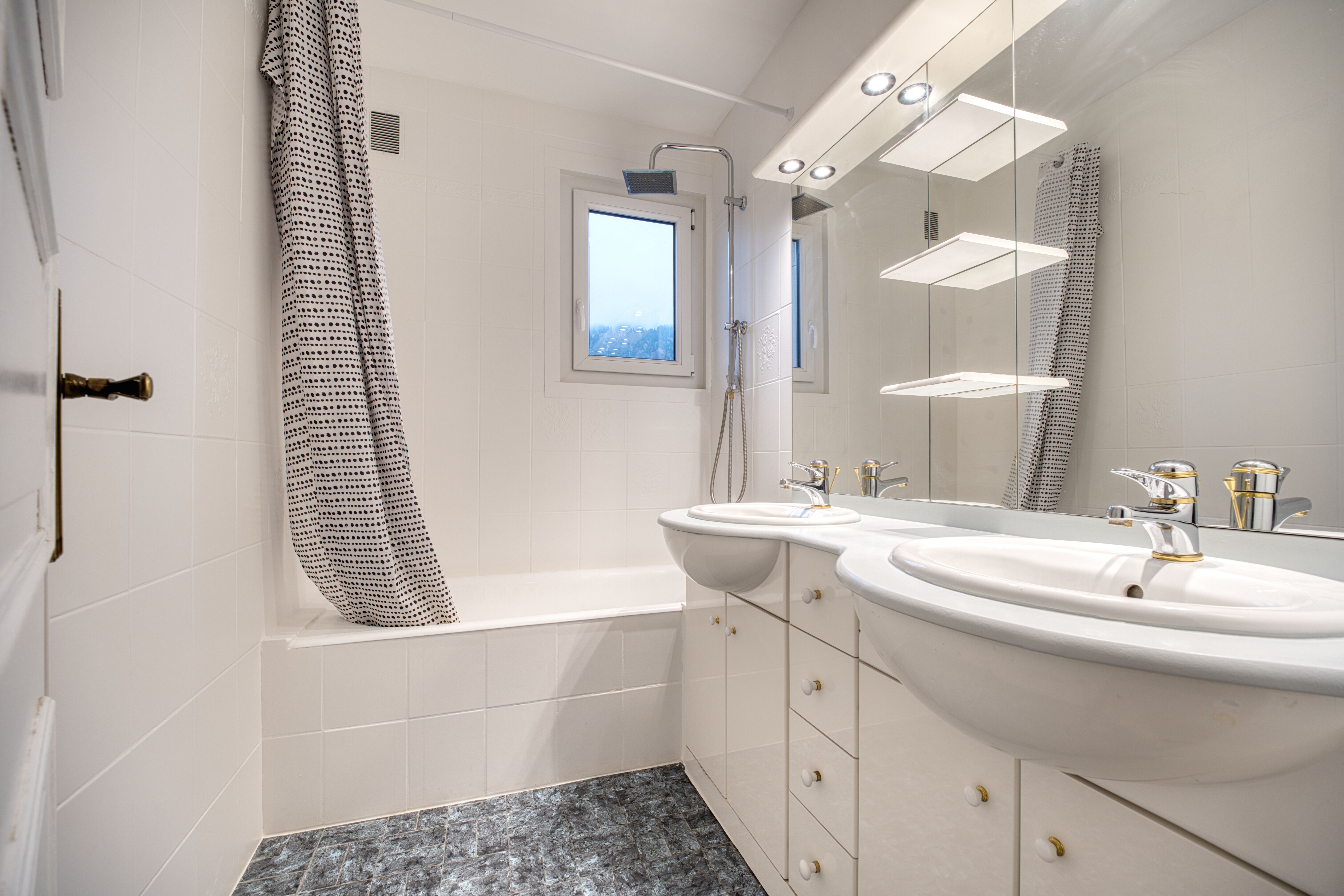 French property for sale in Morzine, Haute-Savoie - €819,000 - photo 