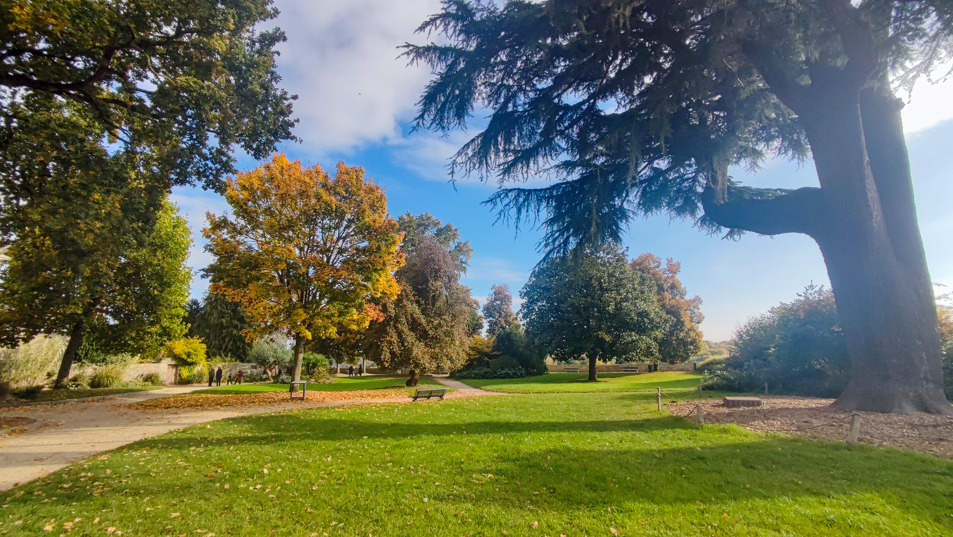 Propriété en France à vendre à Dinan, Côtes-d'Armor - &#8364;990 000 - photo 