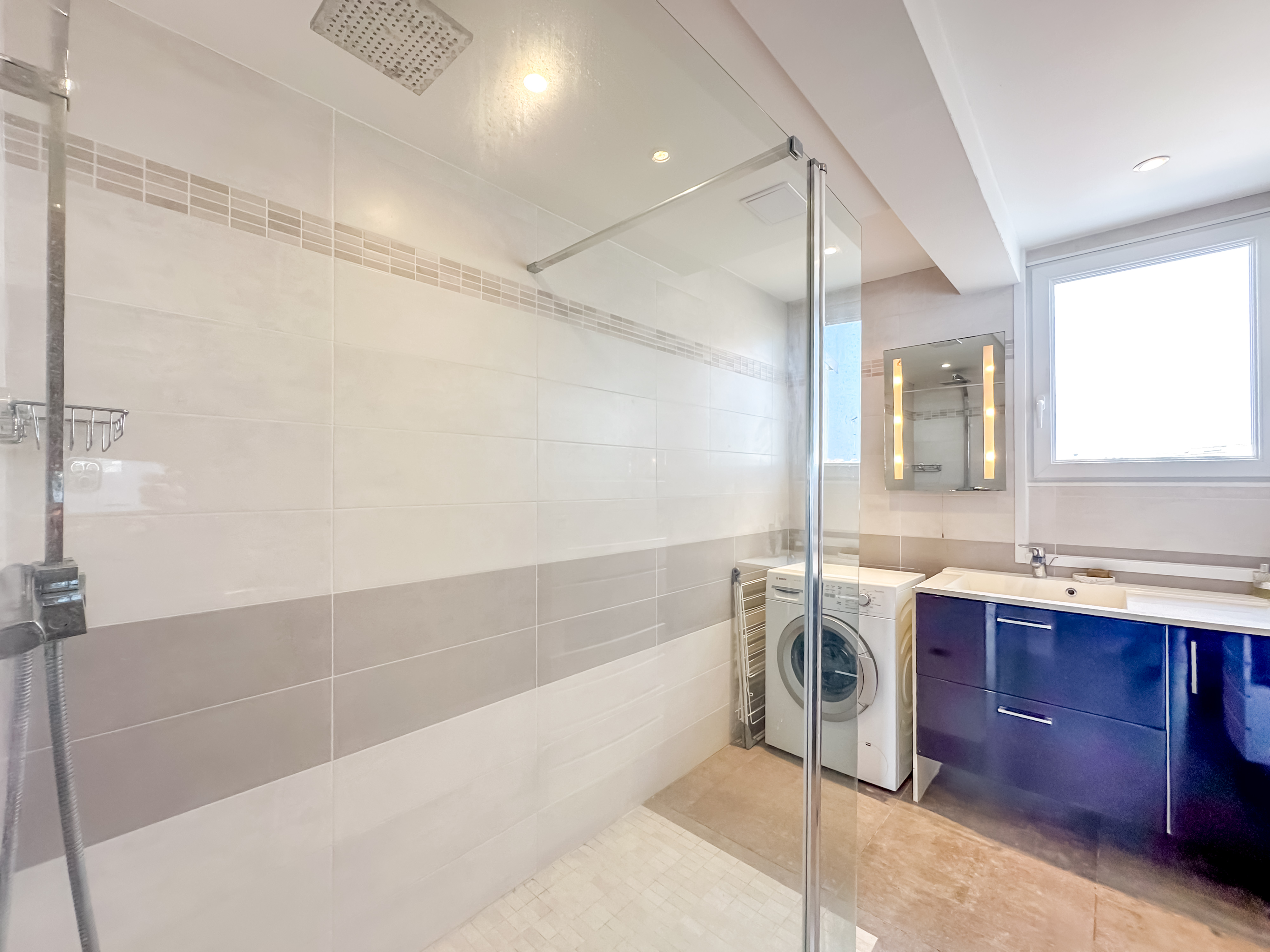 French property for sale in Antibes, Alpes-Maritimes - €730,000 - photo