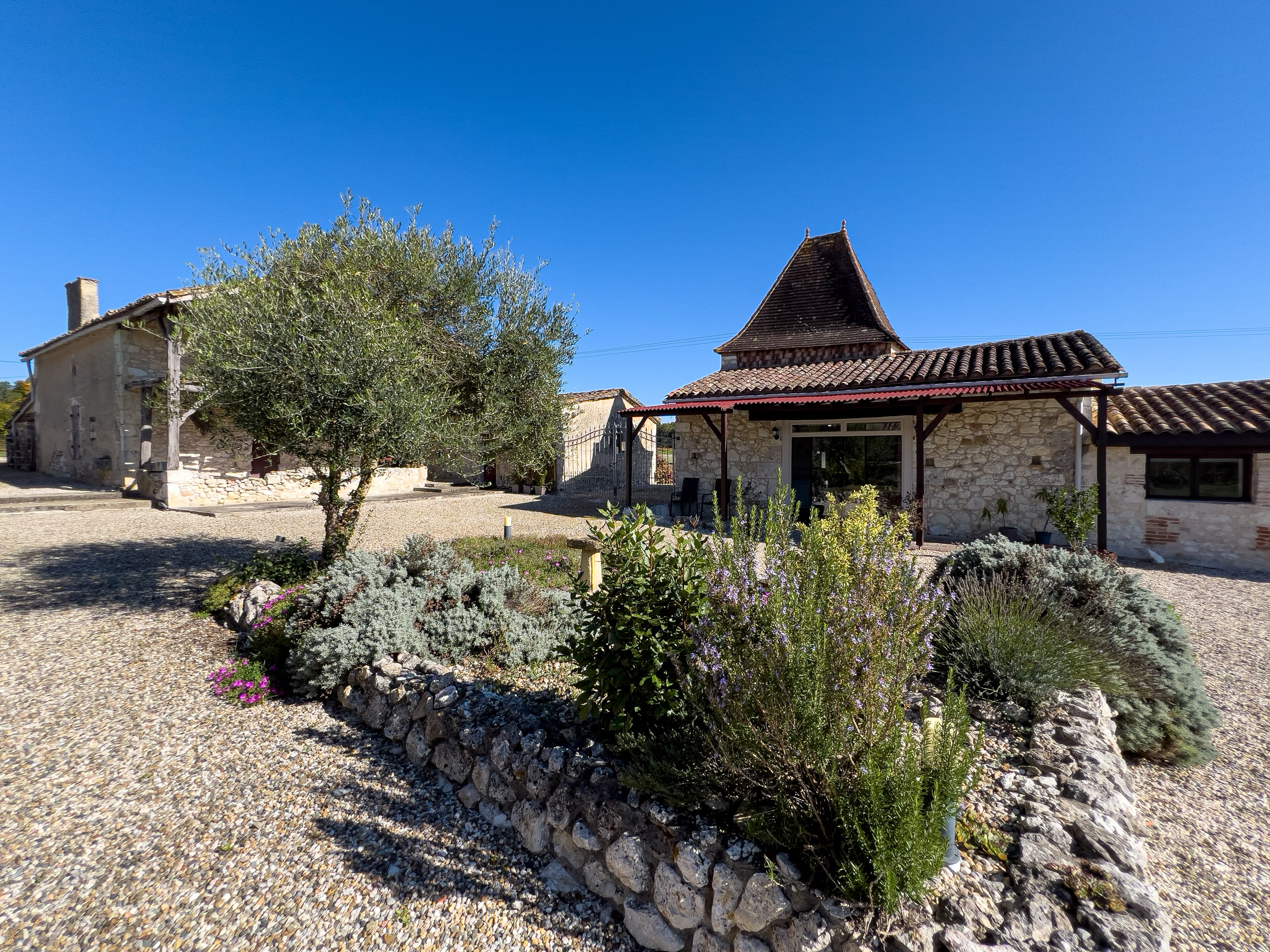 French property for sale in Duras, Lot-et-Garonne - €648,000 - photo 