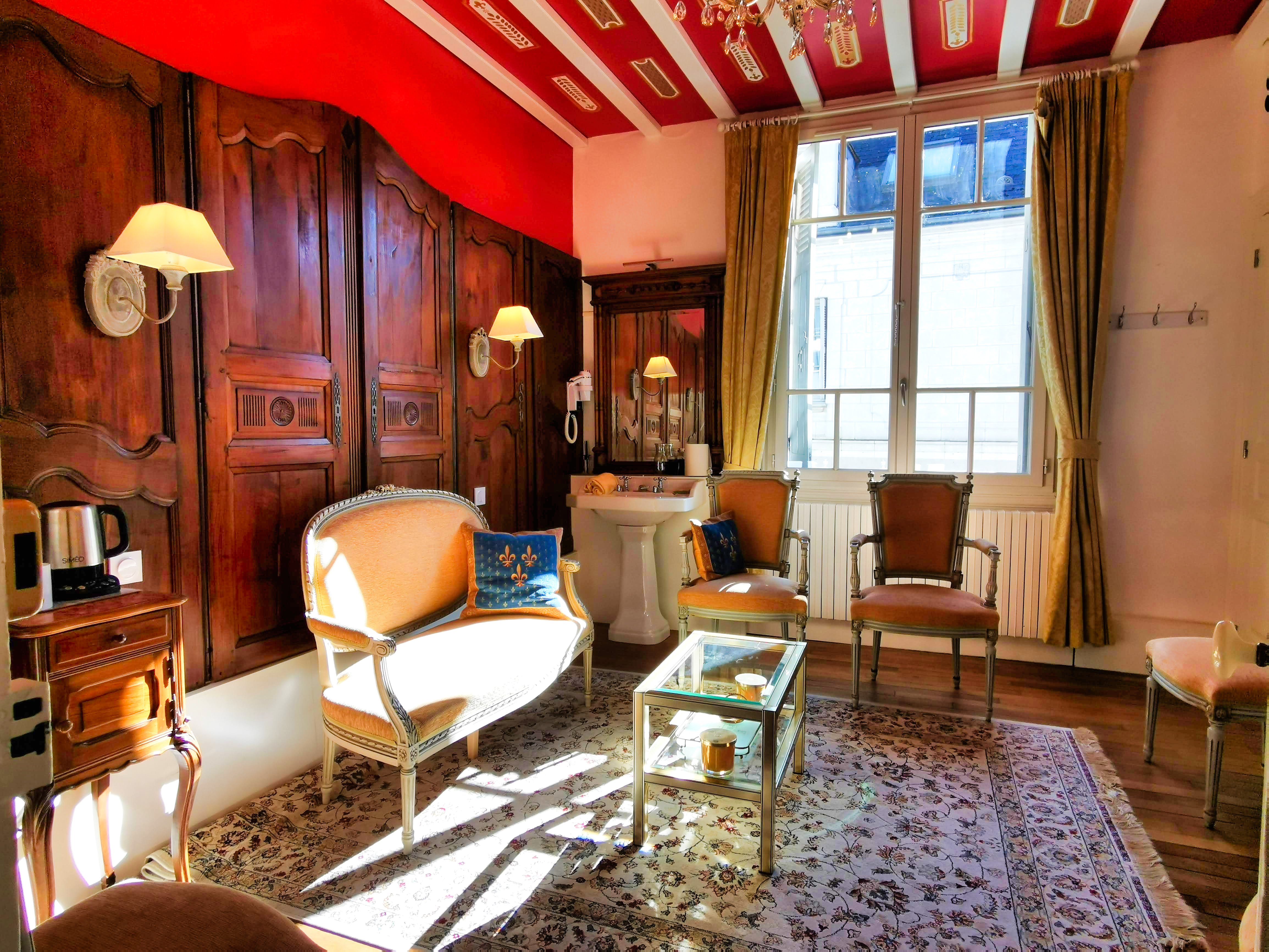 French property for sale in Amboise, Indre-et-Loire - €472,500 - photo 