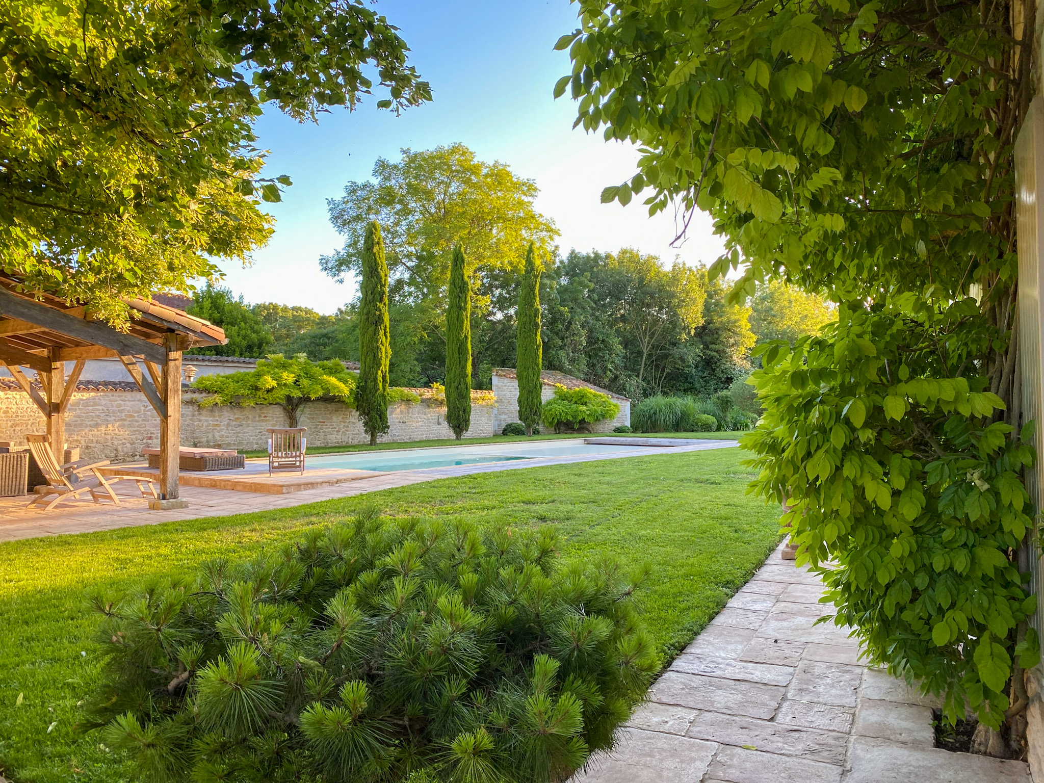 Propriété en France à vendre à Dompierre-sur-Mer, Charente-Maritime - &#8364;1 190 000 - photo 