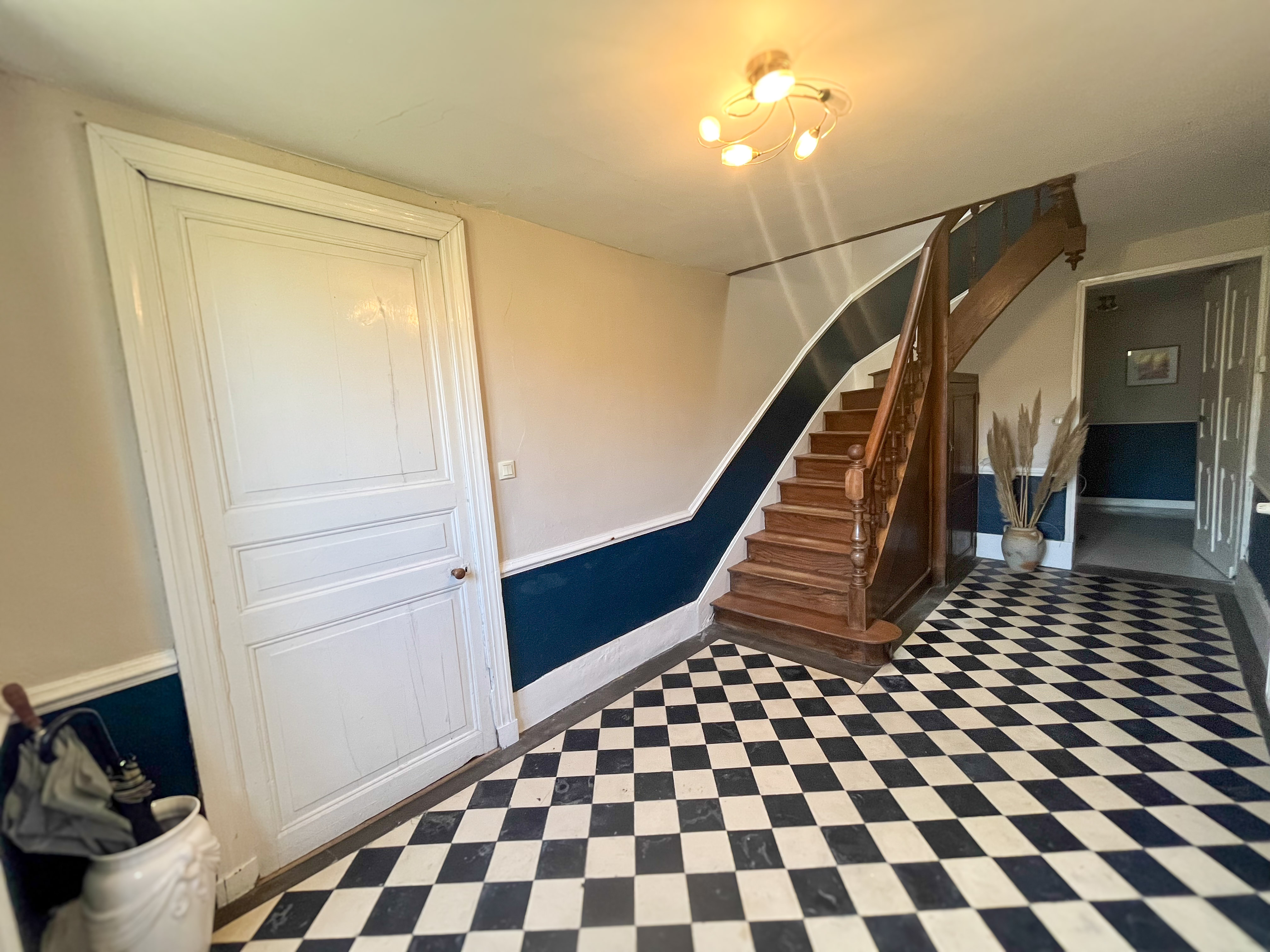 Propriété en France à vendre à Surgères, Charente-Maritime - &#8364;1 590 000 - photo 