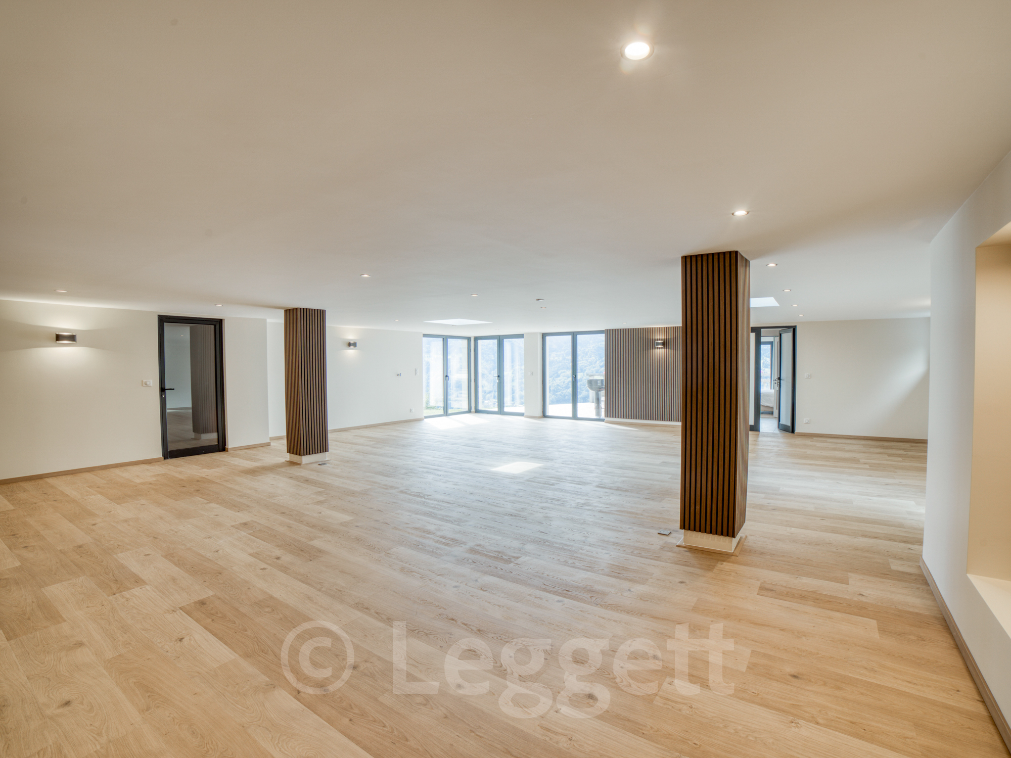 Propriété en France à vendre à Verchaix, Haute-Savoie - €2 750 000 - photo