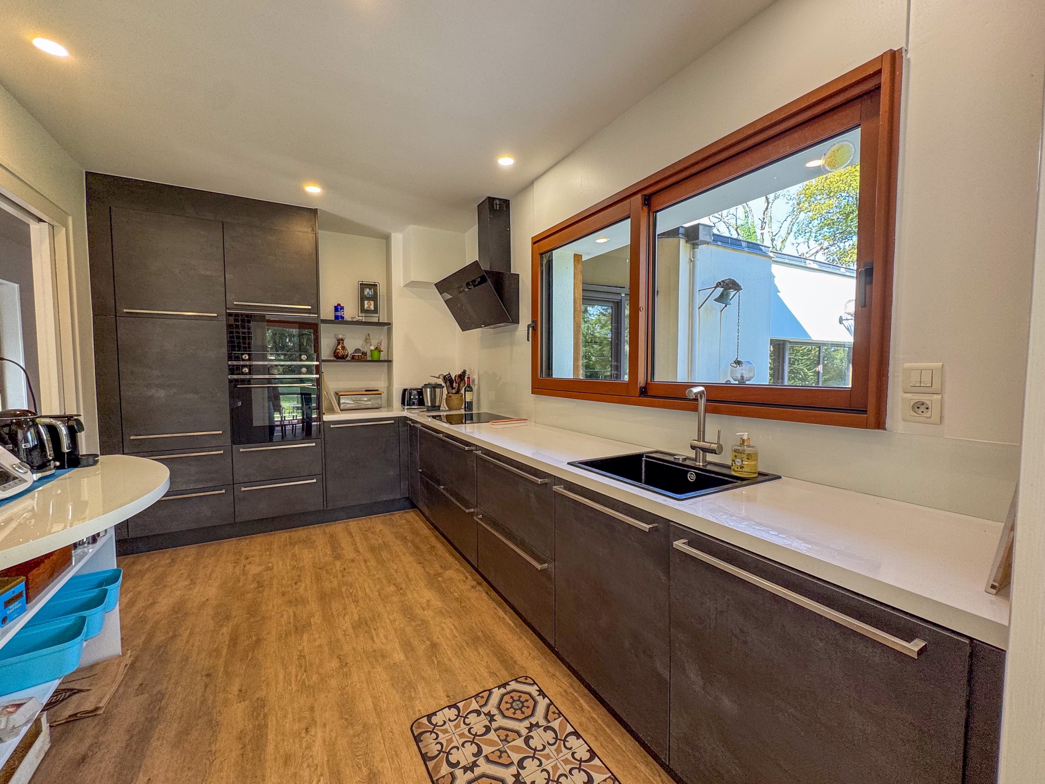 Propriété en France à vendre à Beaulieu-sous-Parthenay, Deux-Sèvres - &#8364;996 400 - photo 