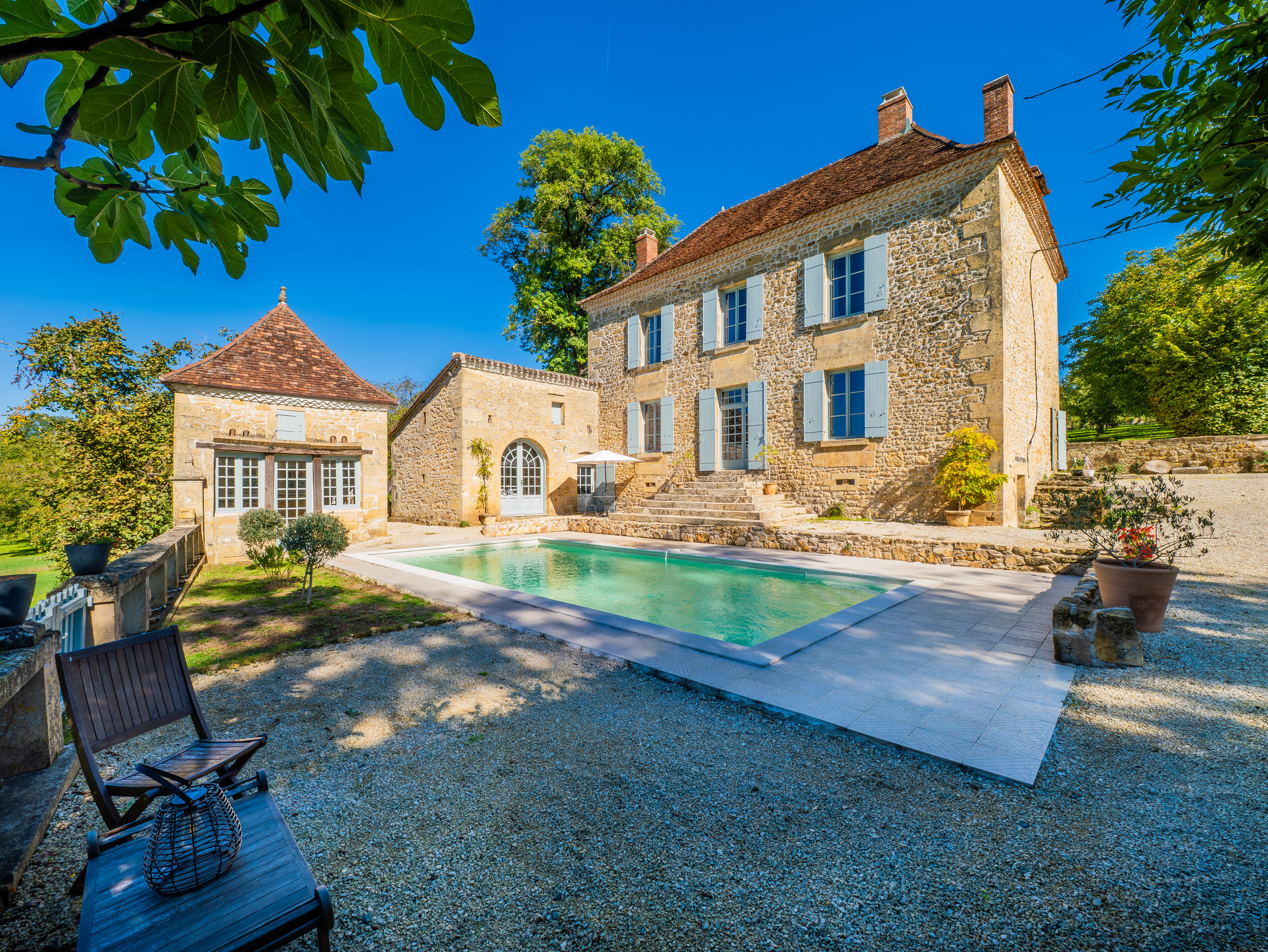 French property for sale in Nanthiat, Dordogne - €1,047,000 - photo 