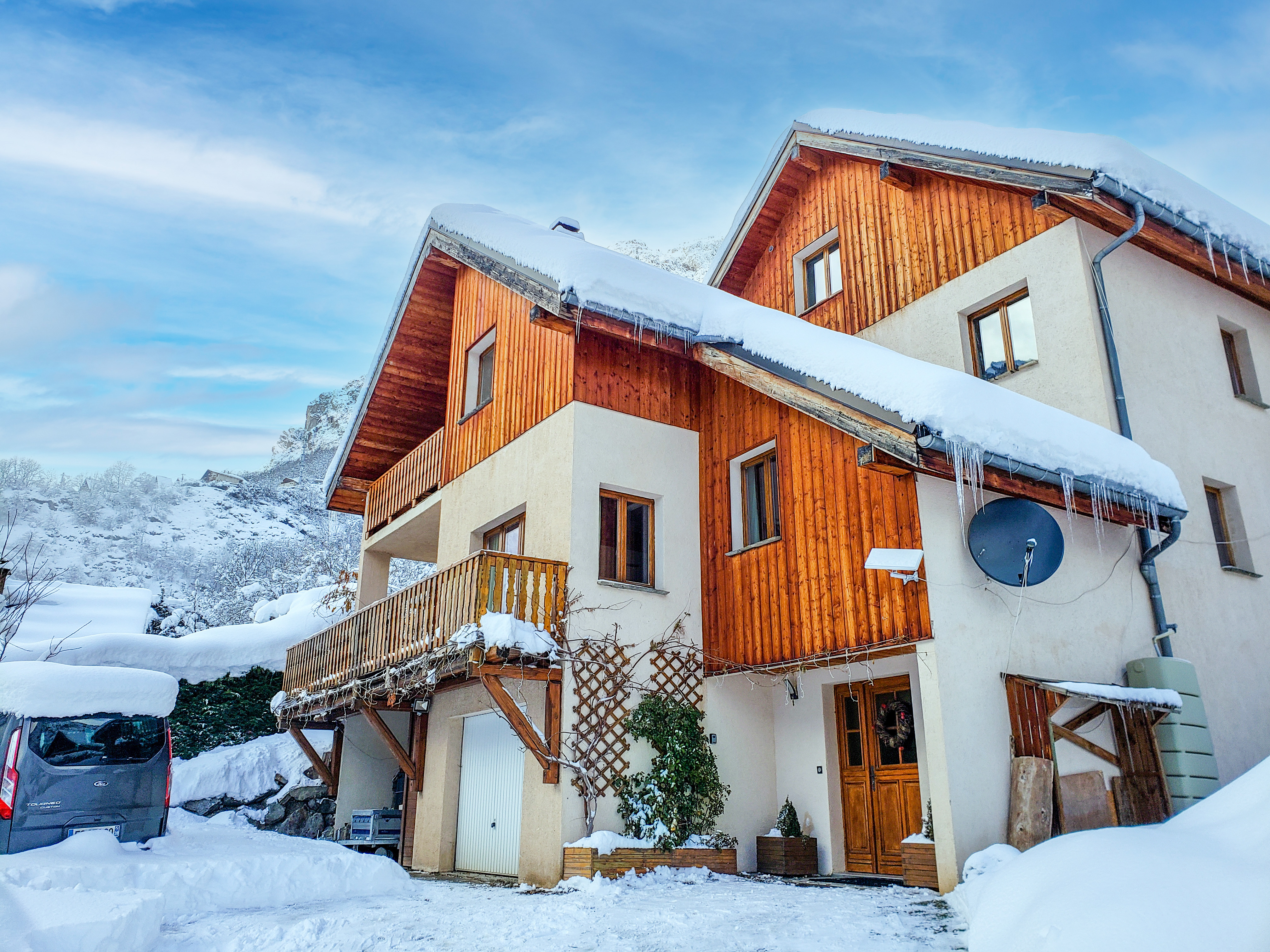 French property for sale in Les Deux Alpes, Isère - €1,495,000 - photo 