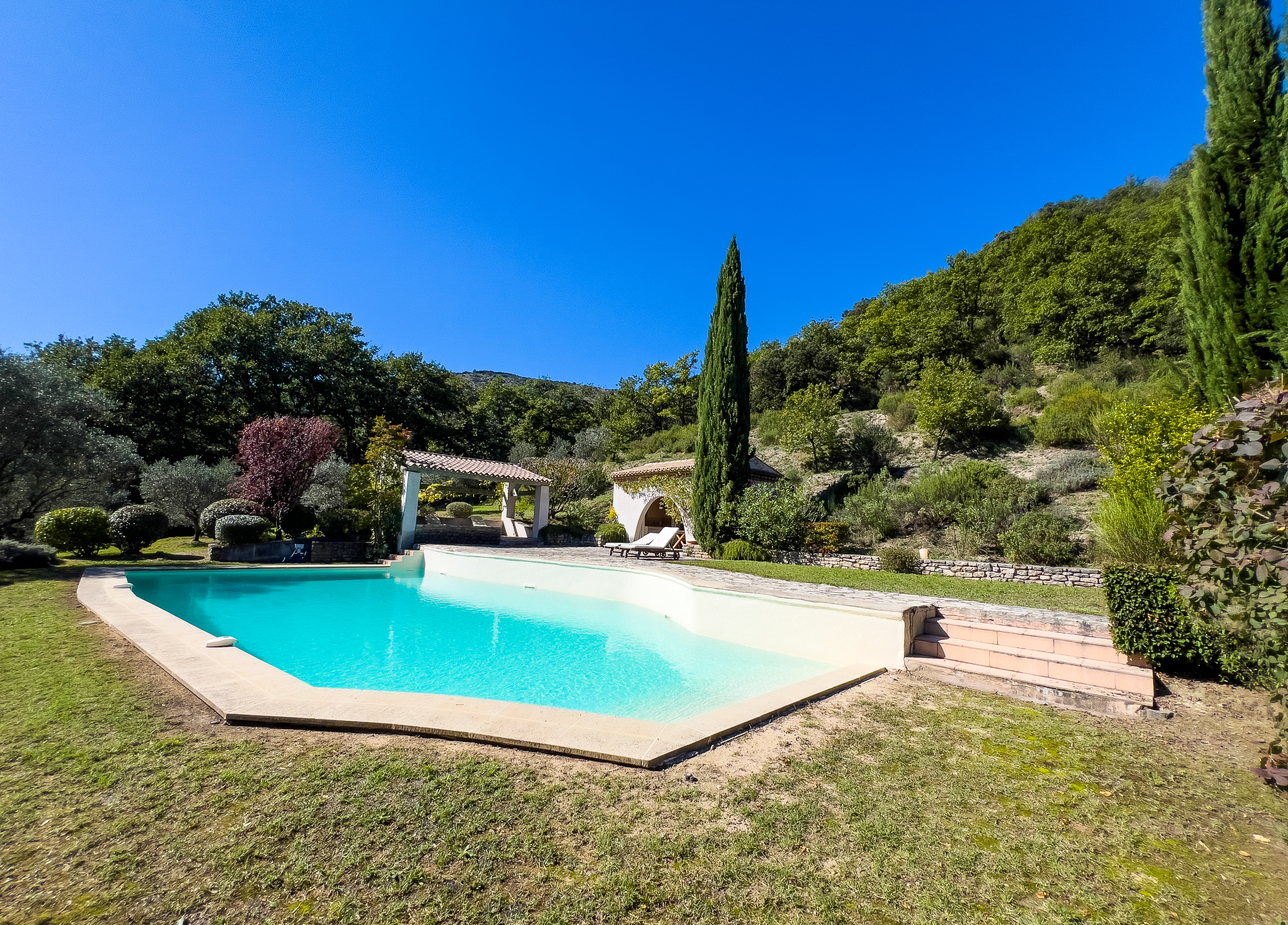 Propriété en France à vendre à Malaucène, Vaucluse - &#8364;1 550 000 - photo 
