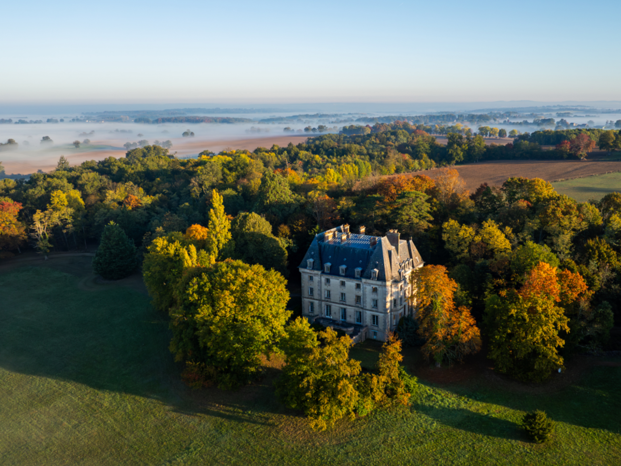 Propriété en France à vendre à Nexon, Haute-Vienne - €1 325 000 - photo 