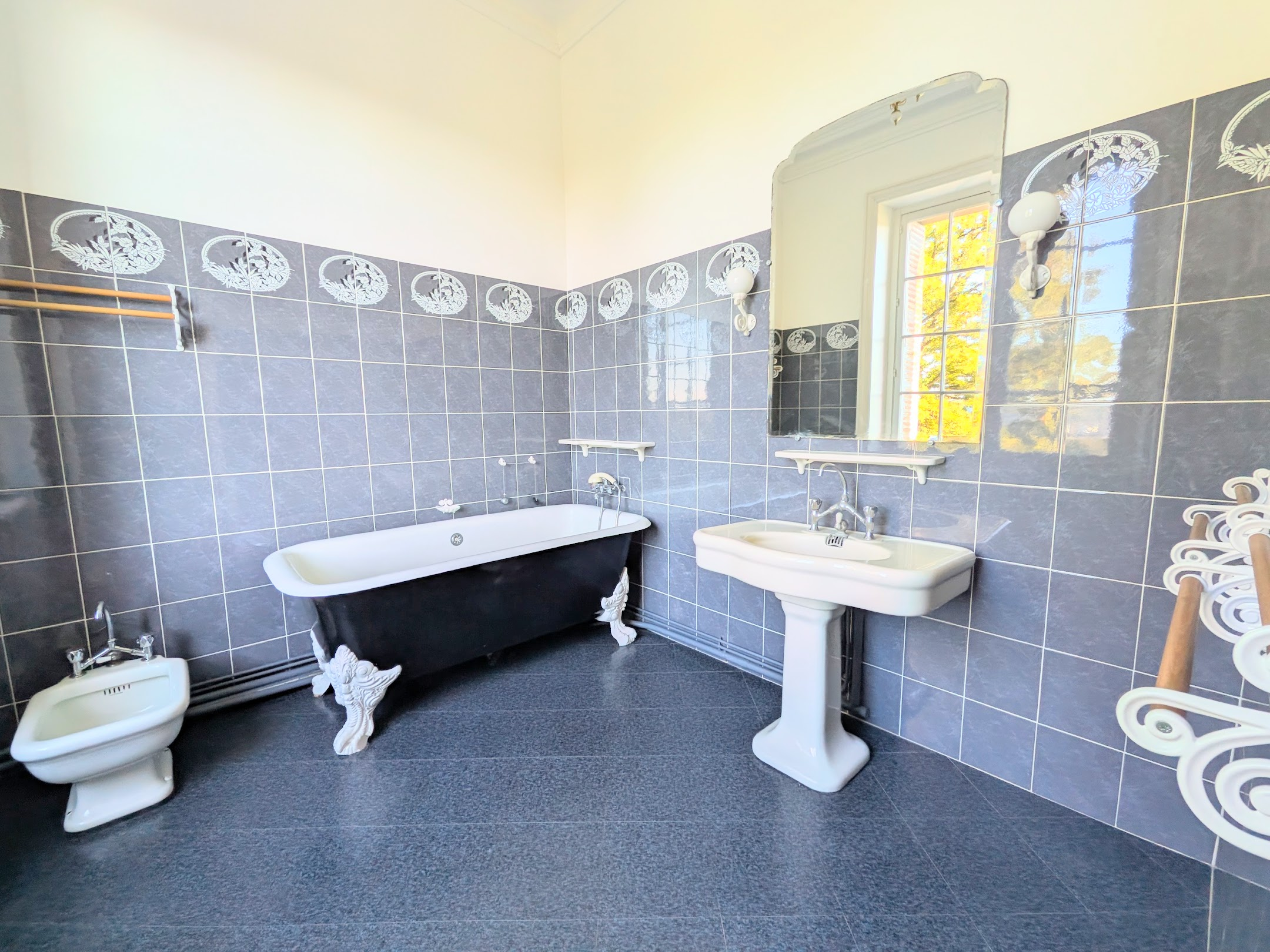 Propriété en France à vendre à Nexon, Haute-Vienne - €1 325 000 - photo 