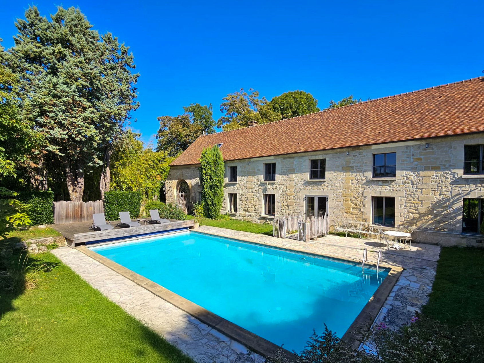 Propriété en France à vendre à Cergy, Val-d'Oise - &#8364;1 300 000 - photo 