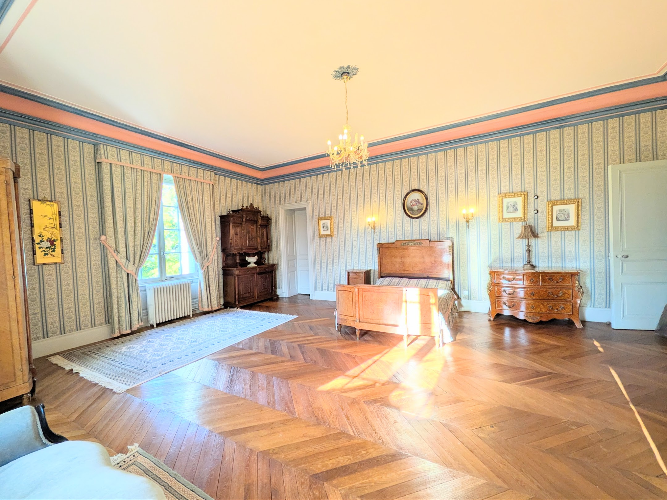 Propriété en France à vendre à Nexon, Haute-Vienne - €1 325 000 - photo 