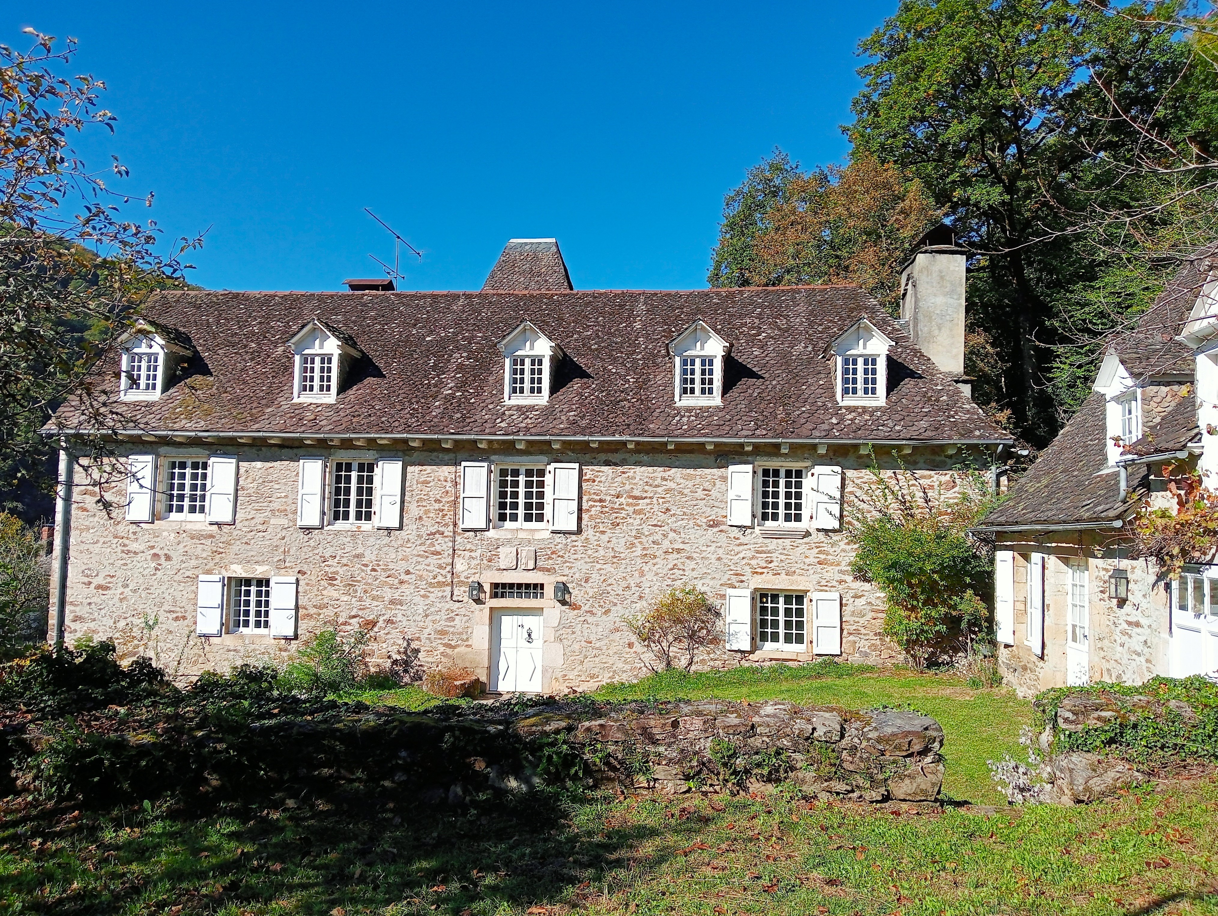 Propriété en France à vendre à Lapleau, Corrèze - €736 000 - photo