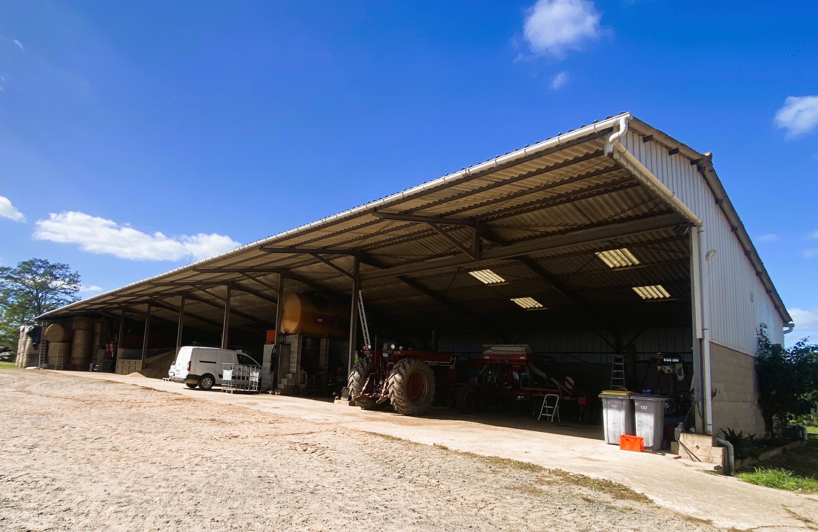 Propriété en France à vendre à Épineuil-le-Fleuriel, Cher - €935 749 - photo 