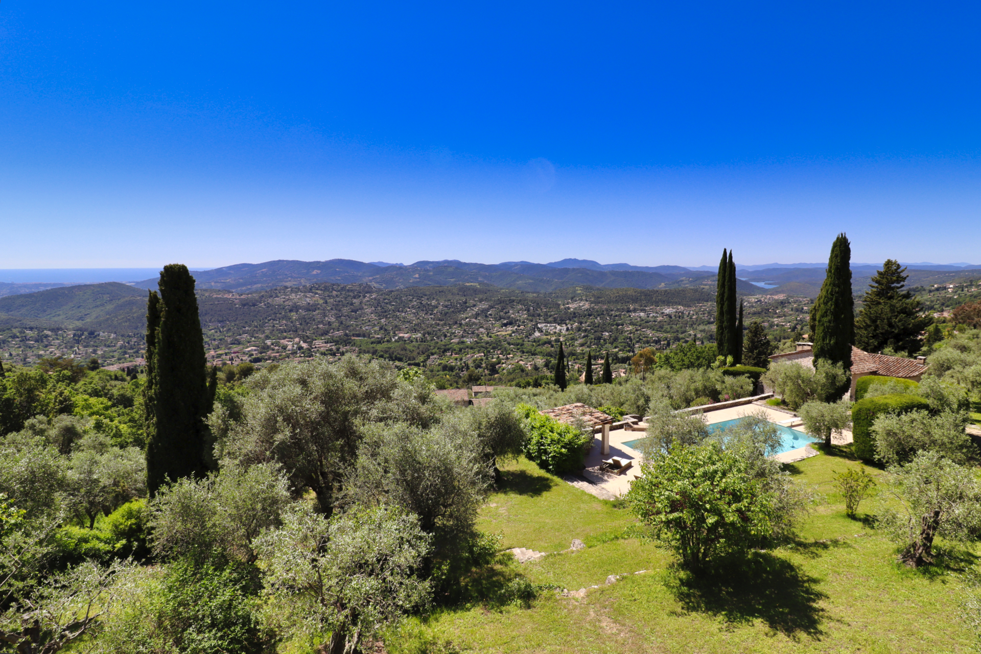 Propriété en France à vendre à Cabris, Alpes-Maritimes - &#8364;3 490 000 - photo 