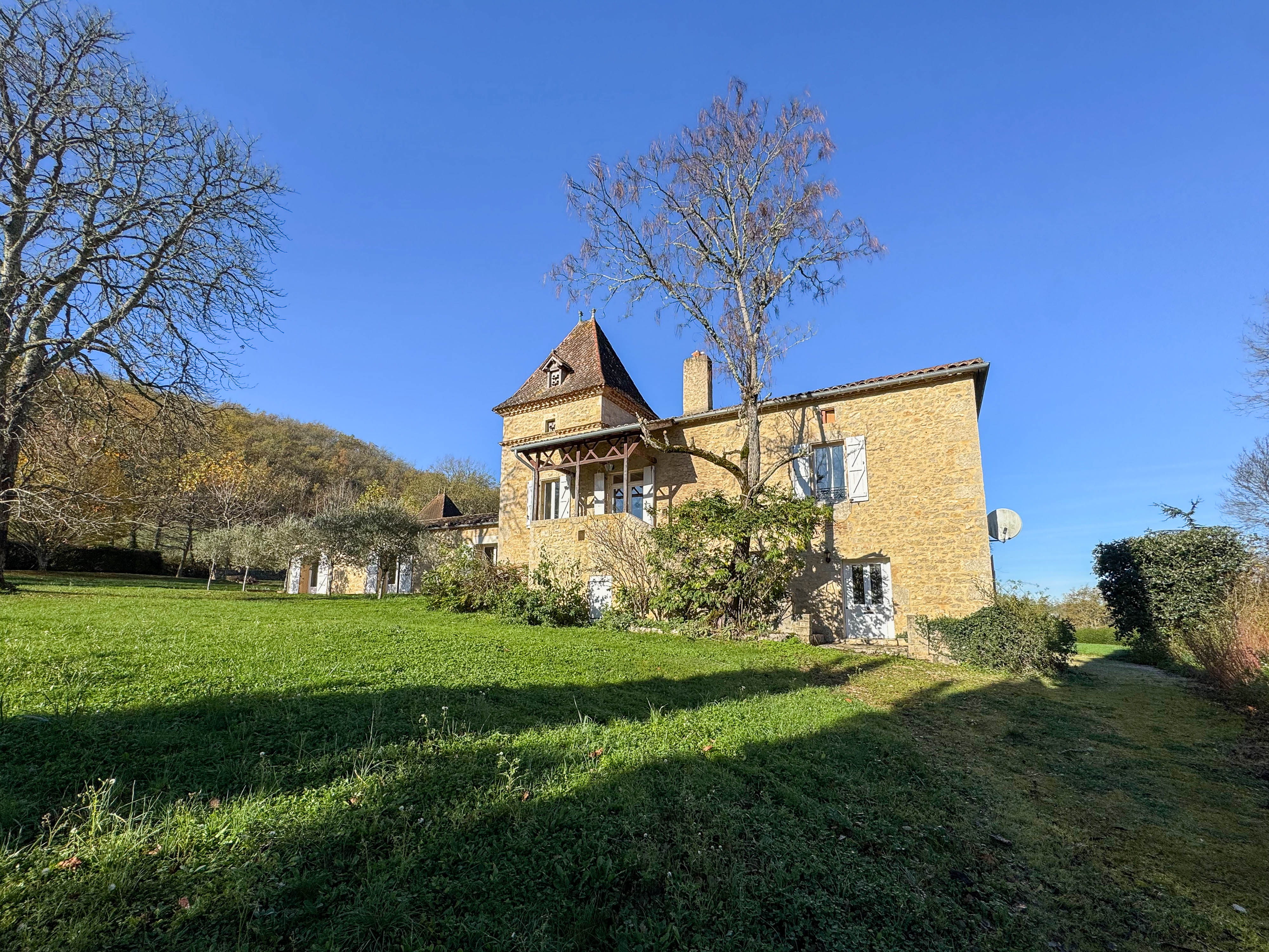 French property for sale in Mauroux, Lot - €699,000 - photo 