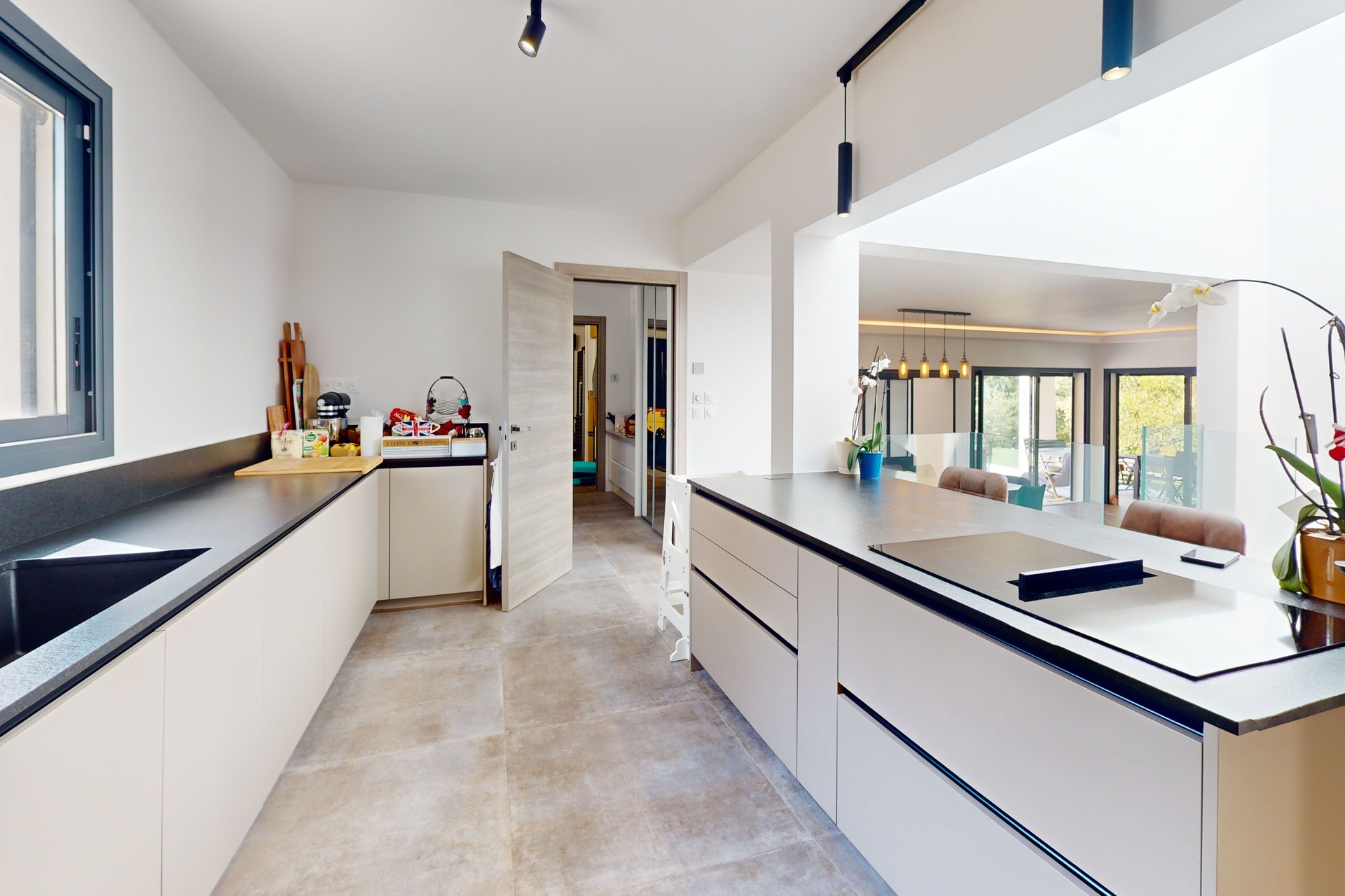 French property for sale in Roquefort-les-Pins, Alpes-Maritimes - €1,264,000 - photo 