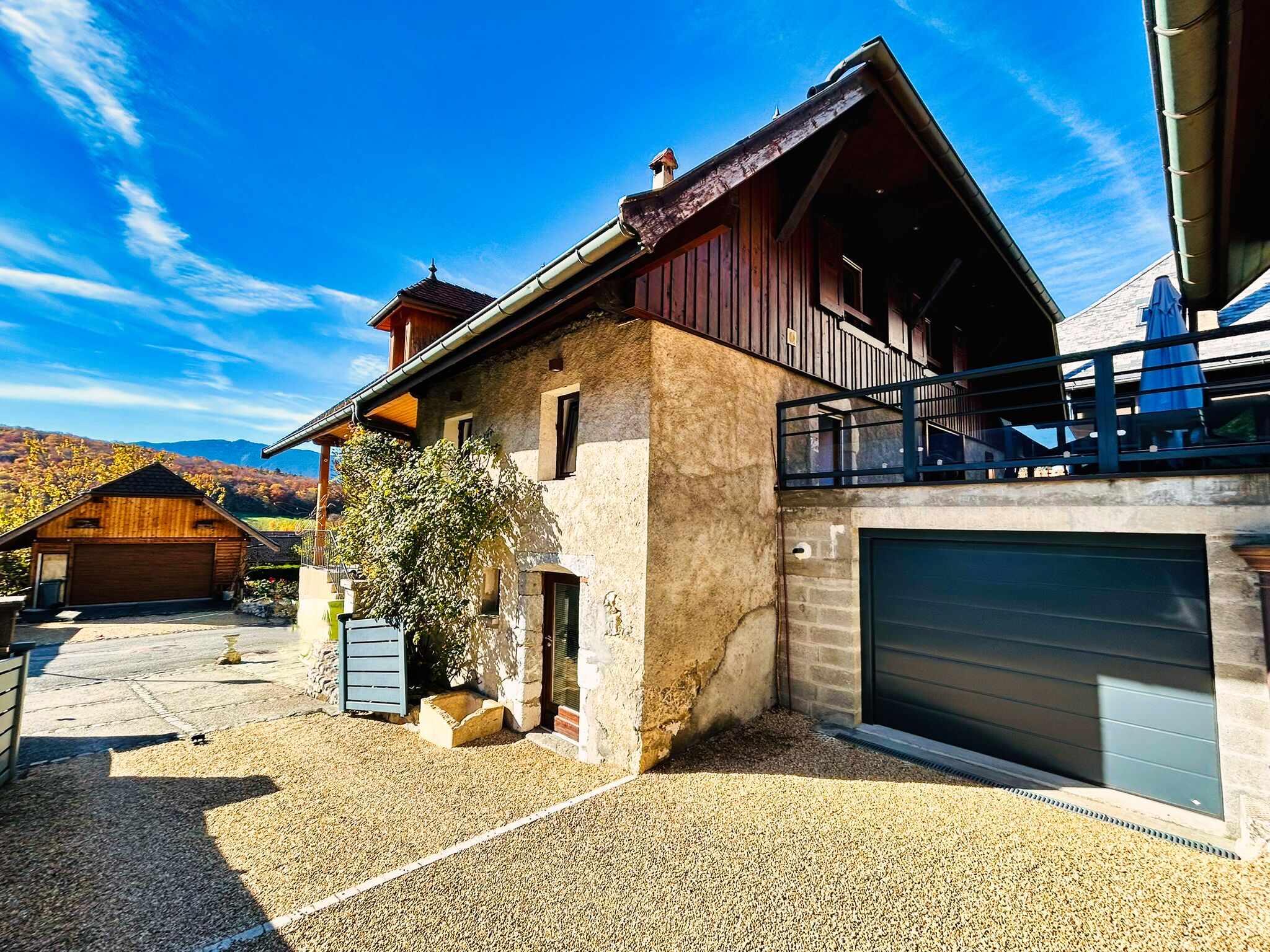 Propriété en France à vendre à Talloires, Haute-Savoie - &#8364;1 040 000 - photo 