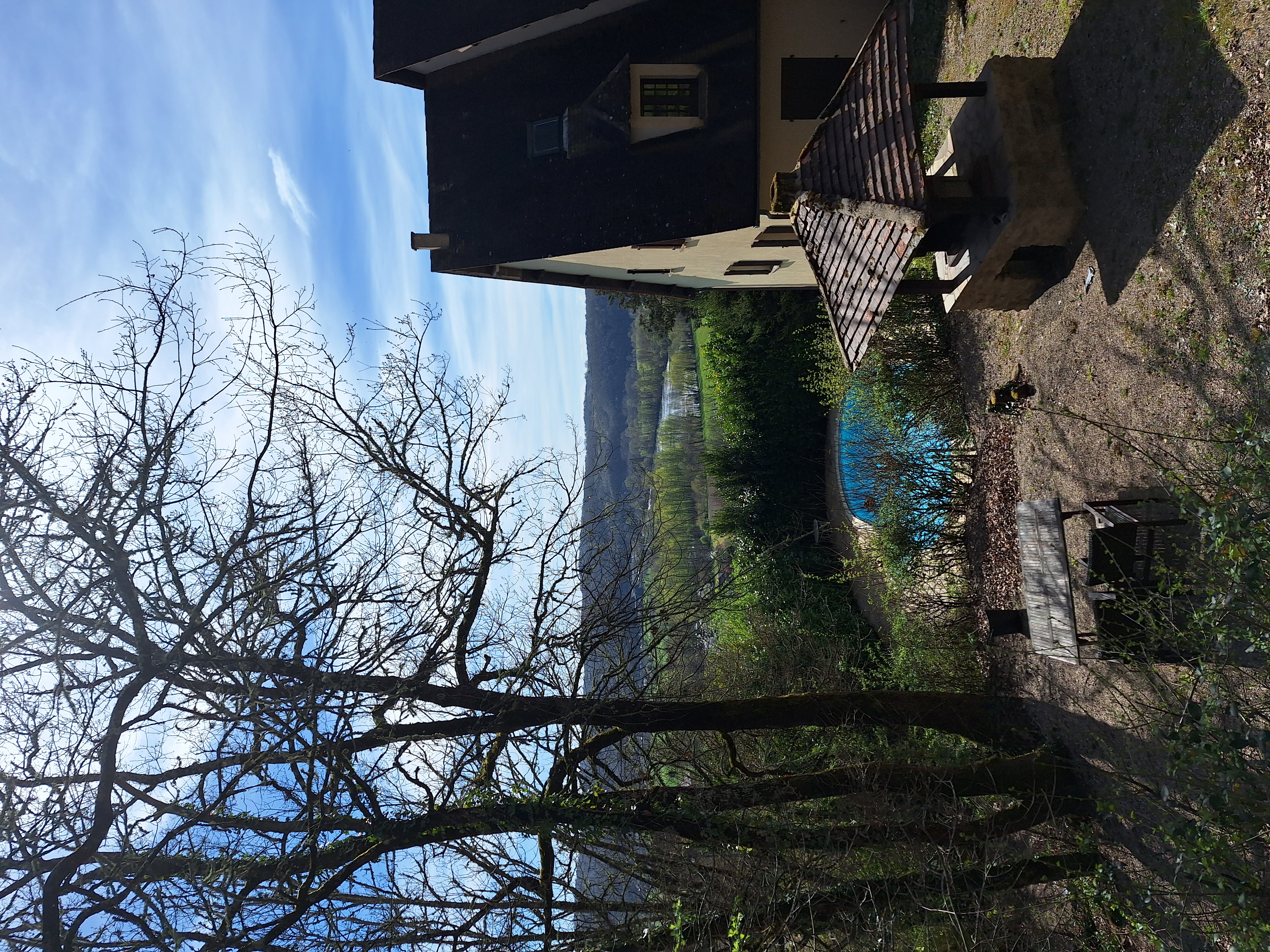 Spacious Family Home with Stunning Dordogne River Views à Castels et Bézenac