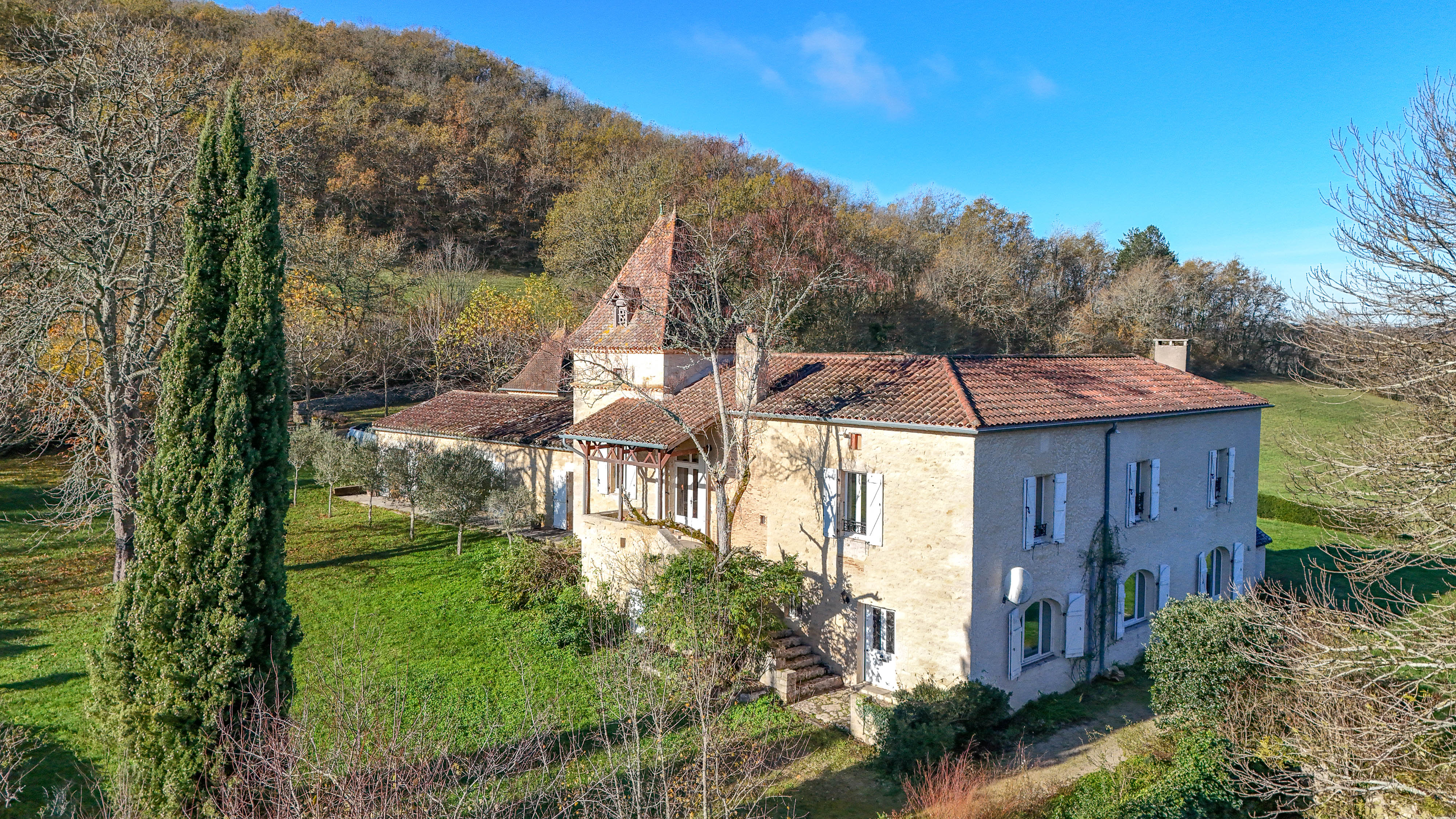 Propriété en France à vendre à Mauroux, Lot - €749 000 - photo 