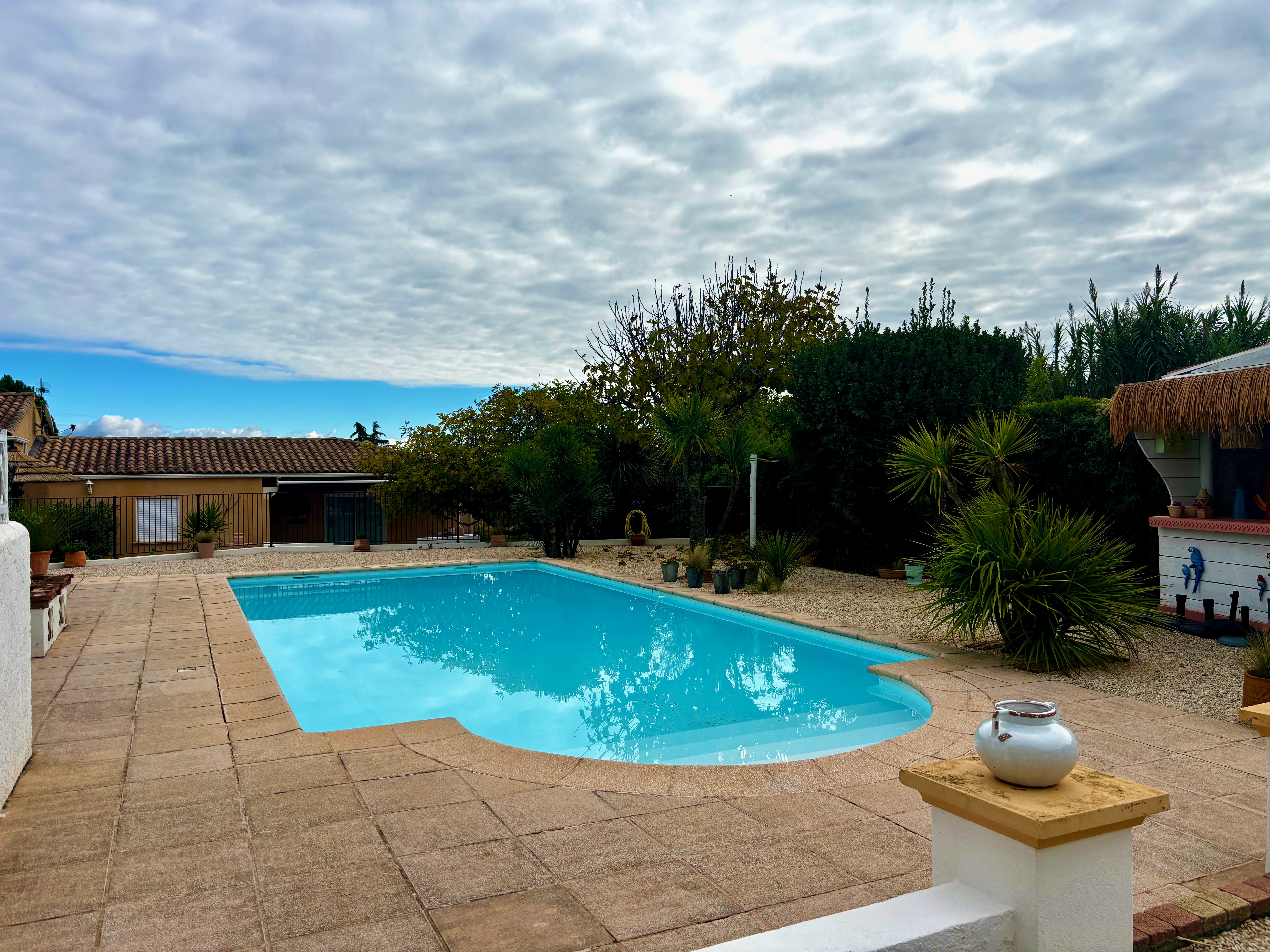 Propriété en France à vendre à Alès, Gard - &#8364;900 000 - photo 