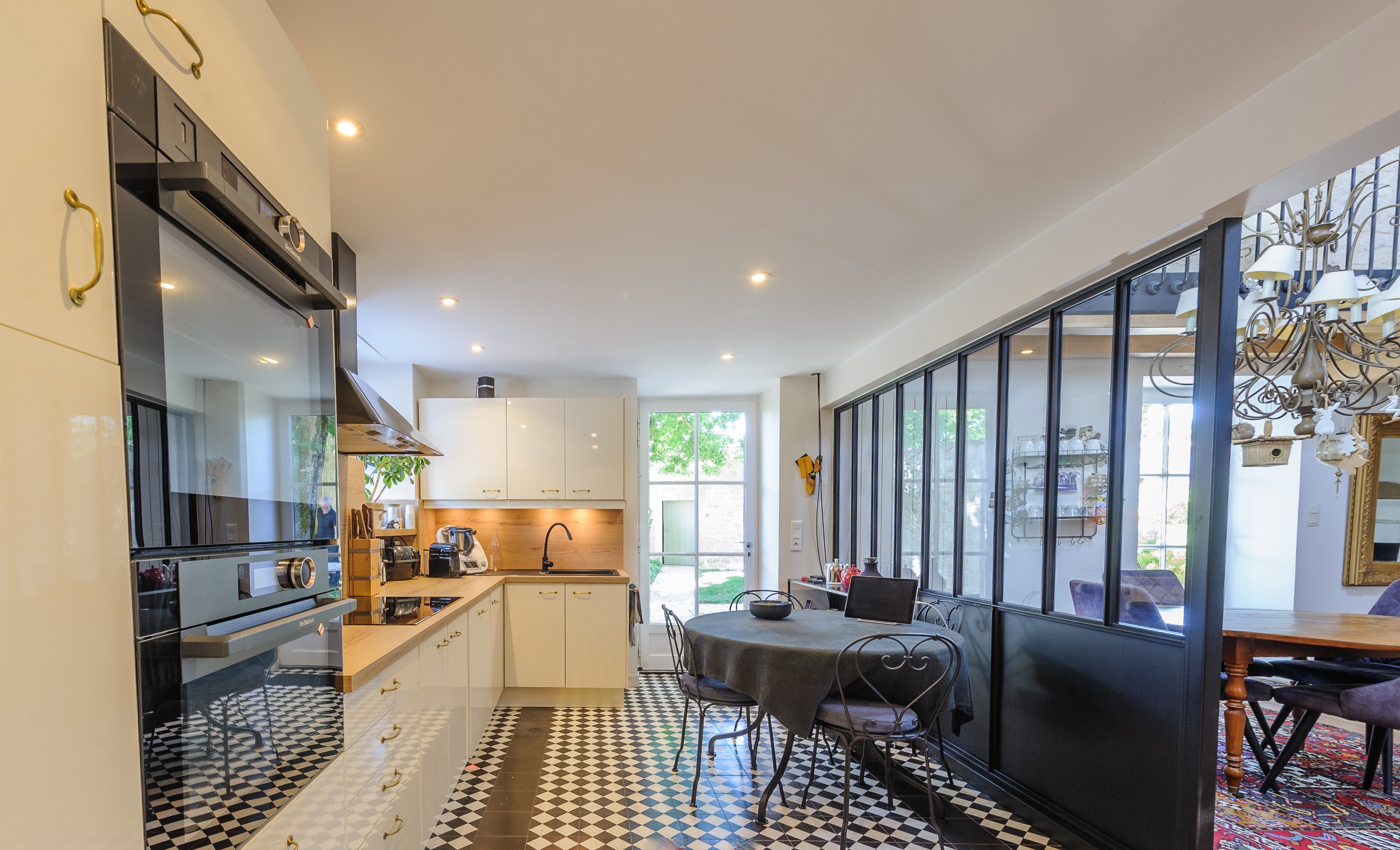 French property for sale in Dompierre-sur-Mer, Charente-Maritime - €1,190,000 - photo 