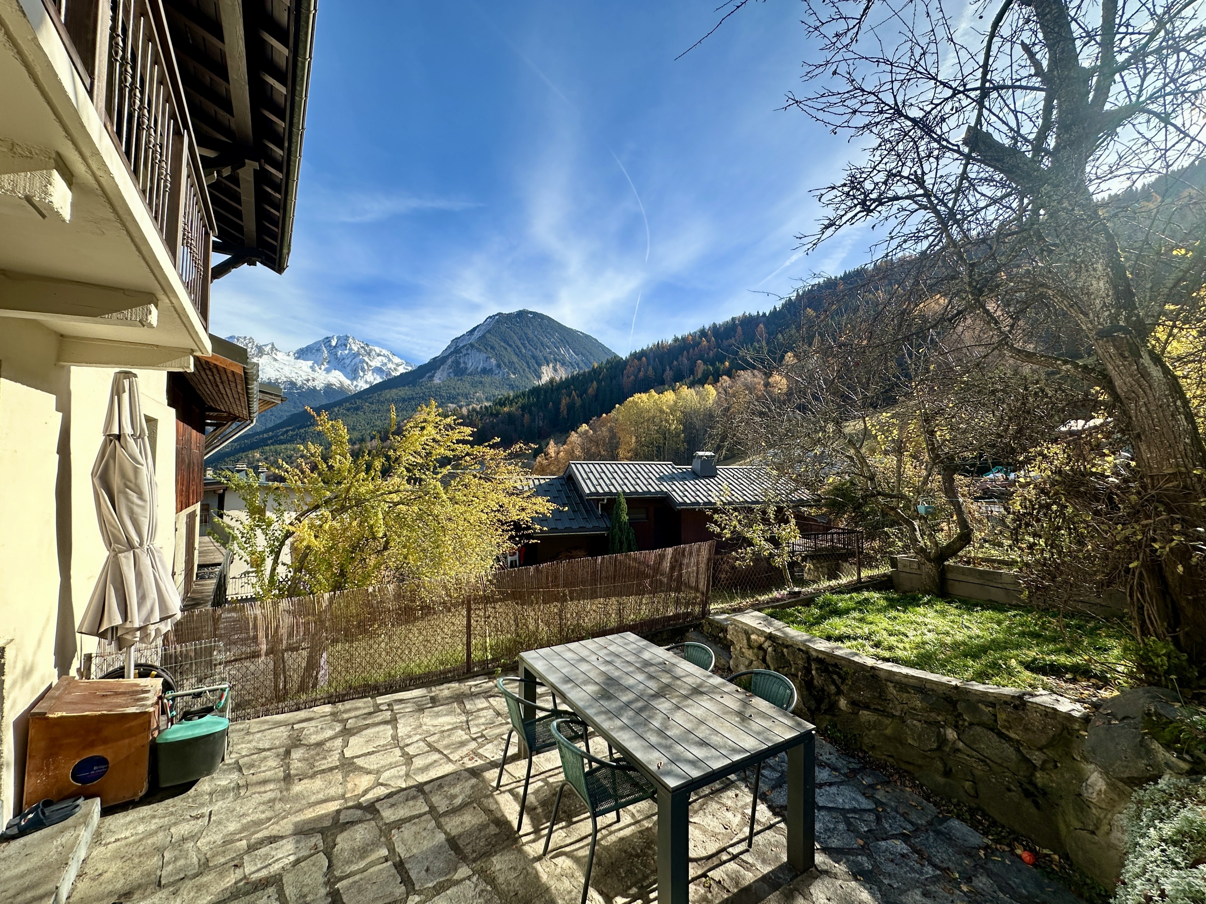 French property for sale in Courchevel, Savoie - €1,100,000 - photo 