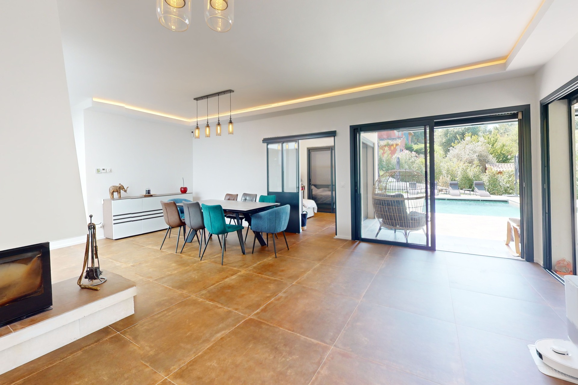 French property for sale in Roquefort-les-Pins, Alpes-Maritimes - €1,264,000 - photo 