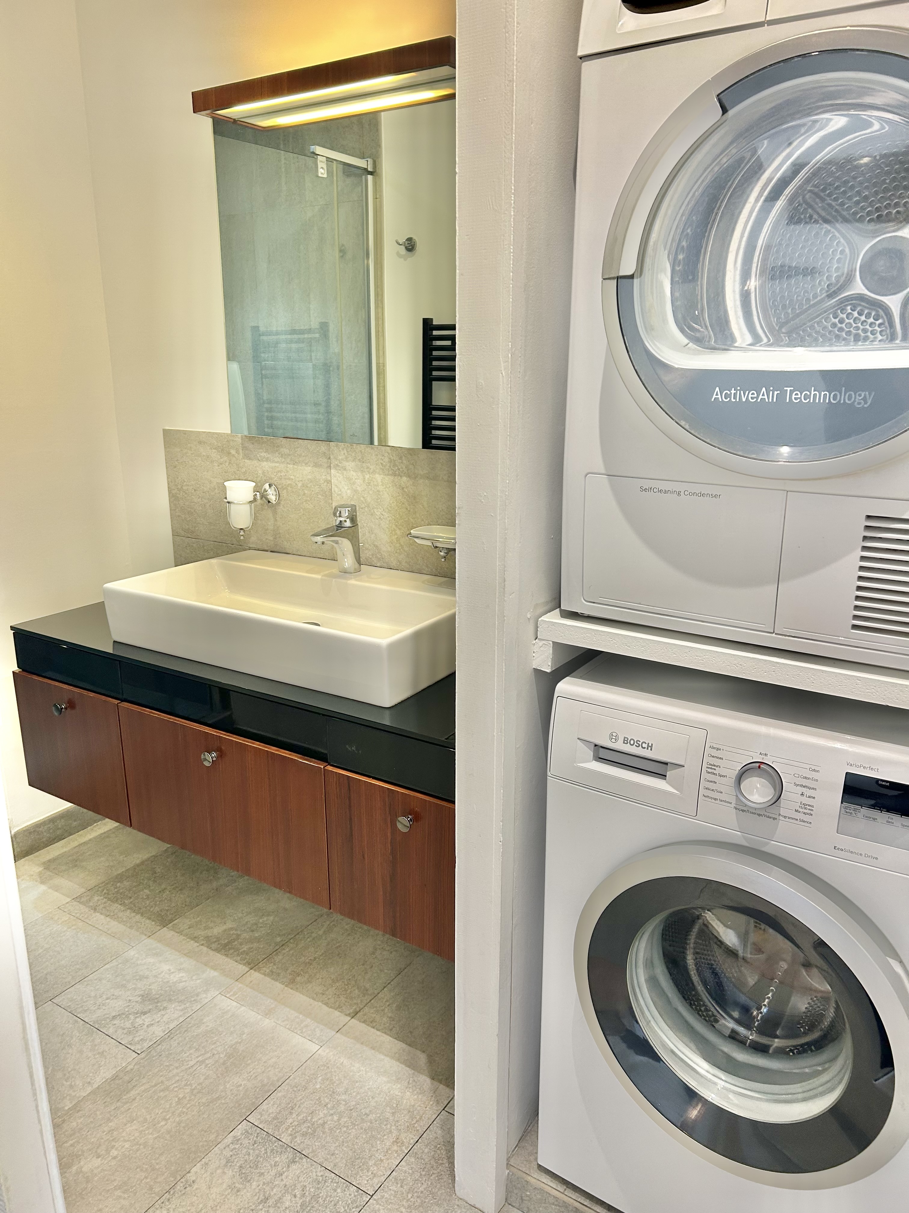 French property for sale in Antibes, Alpes-Maritimes - €425,000 - photo 