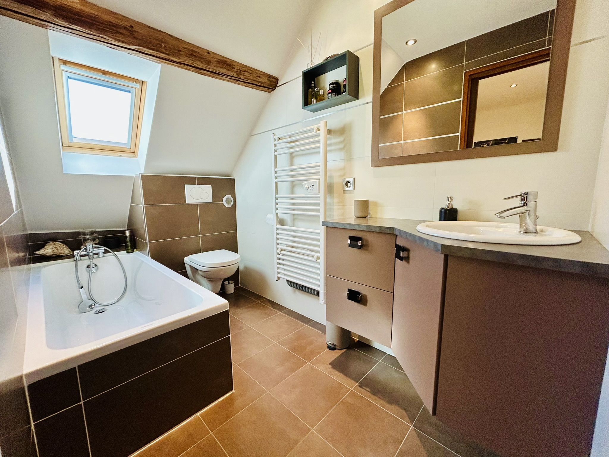 Propriété en France à vendre à Talloires, Haute-Savoie - &#8364;1 040 000 - photo 