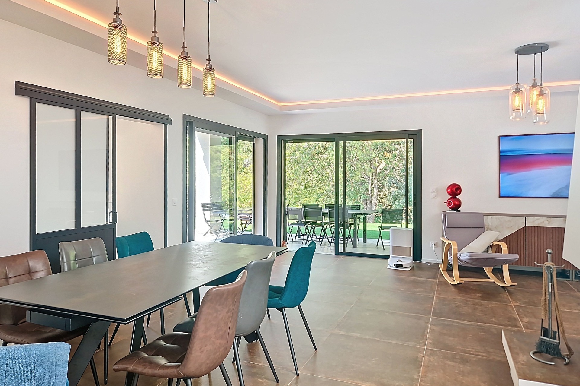 French property for sale in Roquefort-les-Pins, Alpes-Maritimes - €1,264,000 - photo 