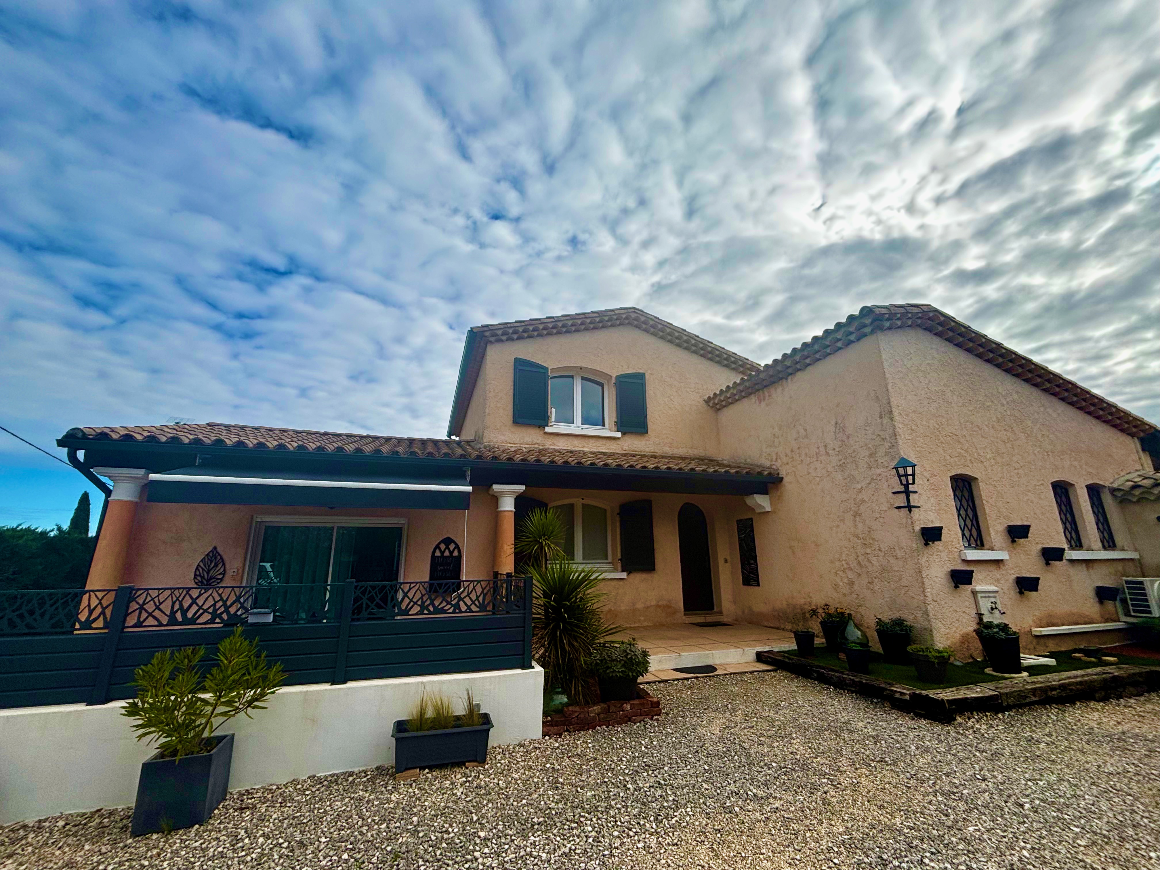 Propriété en France à vendre à Alès, Gard - &#8364;900 000 - photo 