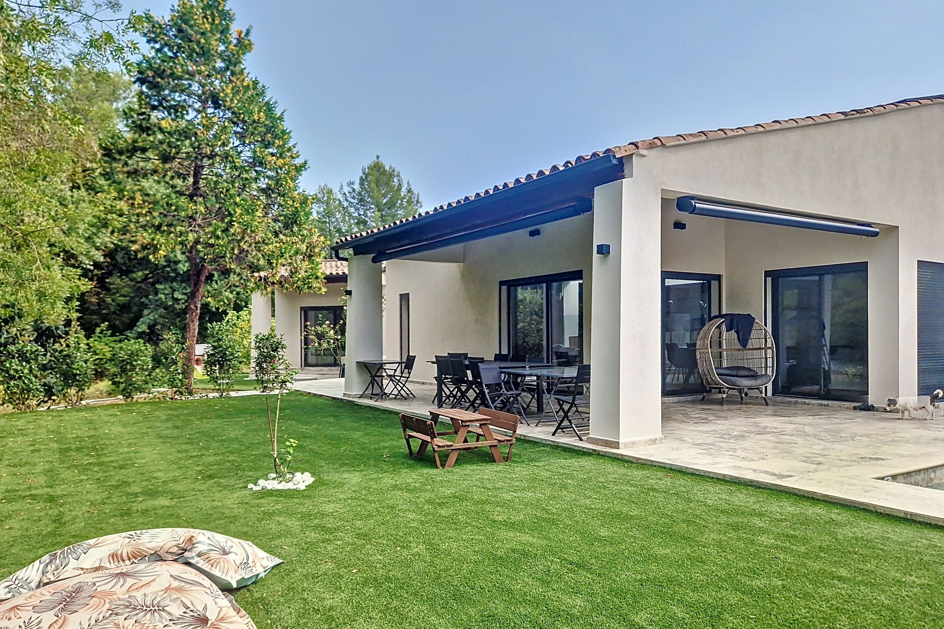 French property for sale in Roquefort-les-Pins, Alpes-Maritimes - €1,264,000 - photo 