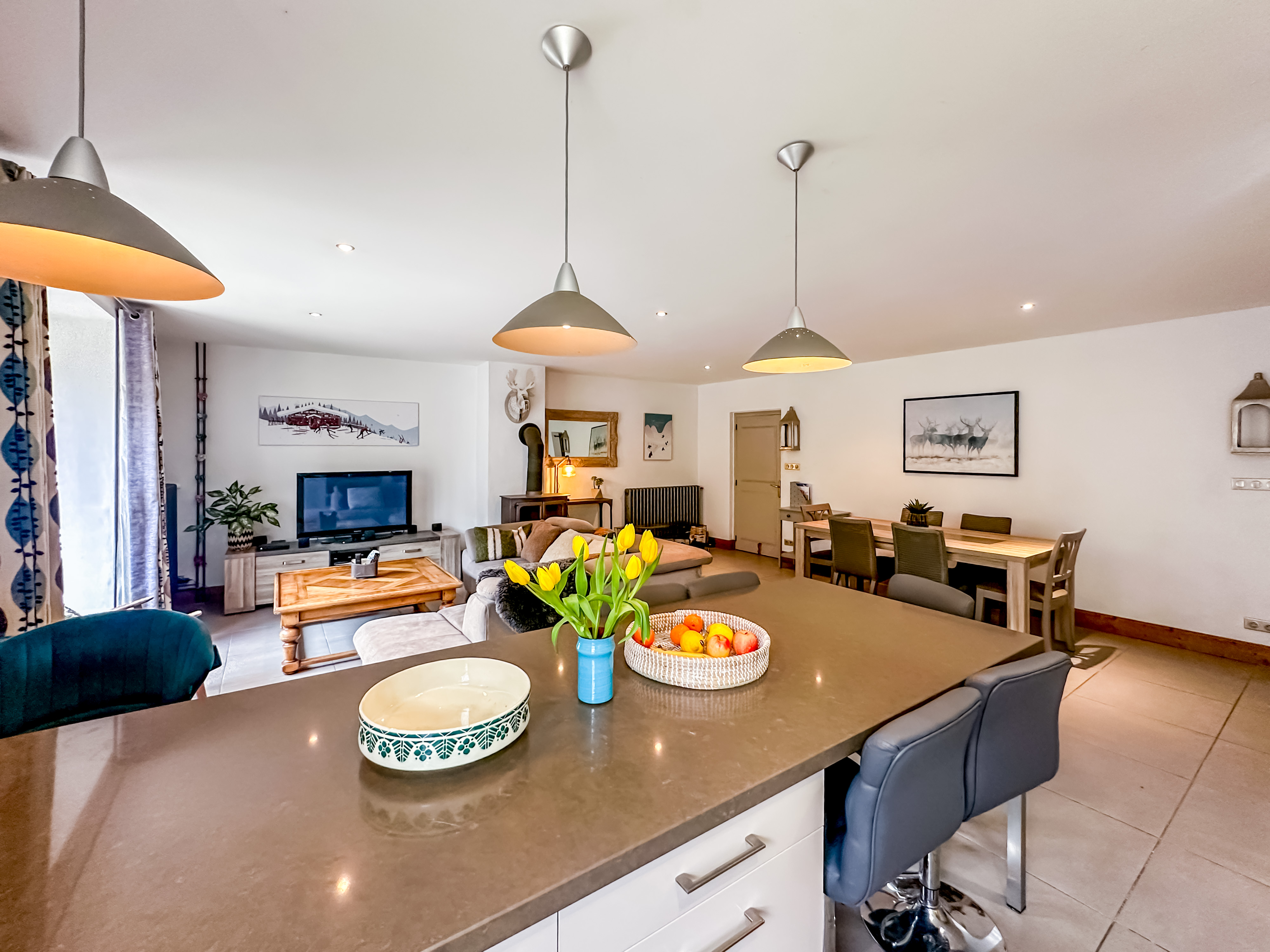 French property for sale in Courchevel, Savoie - €1,100,000 - photo 