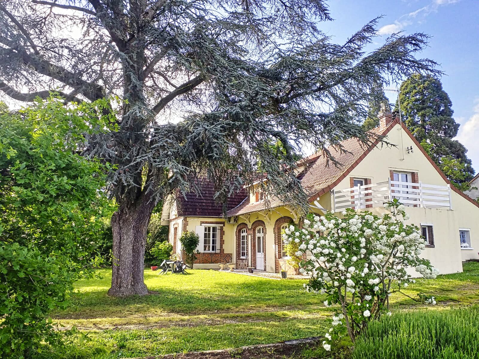 French property for sale in Montargis, Loiret - €744,680 - photo 