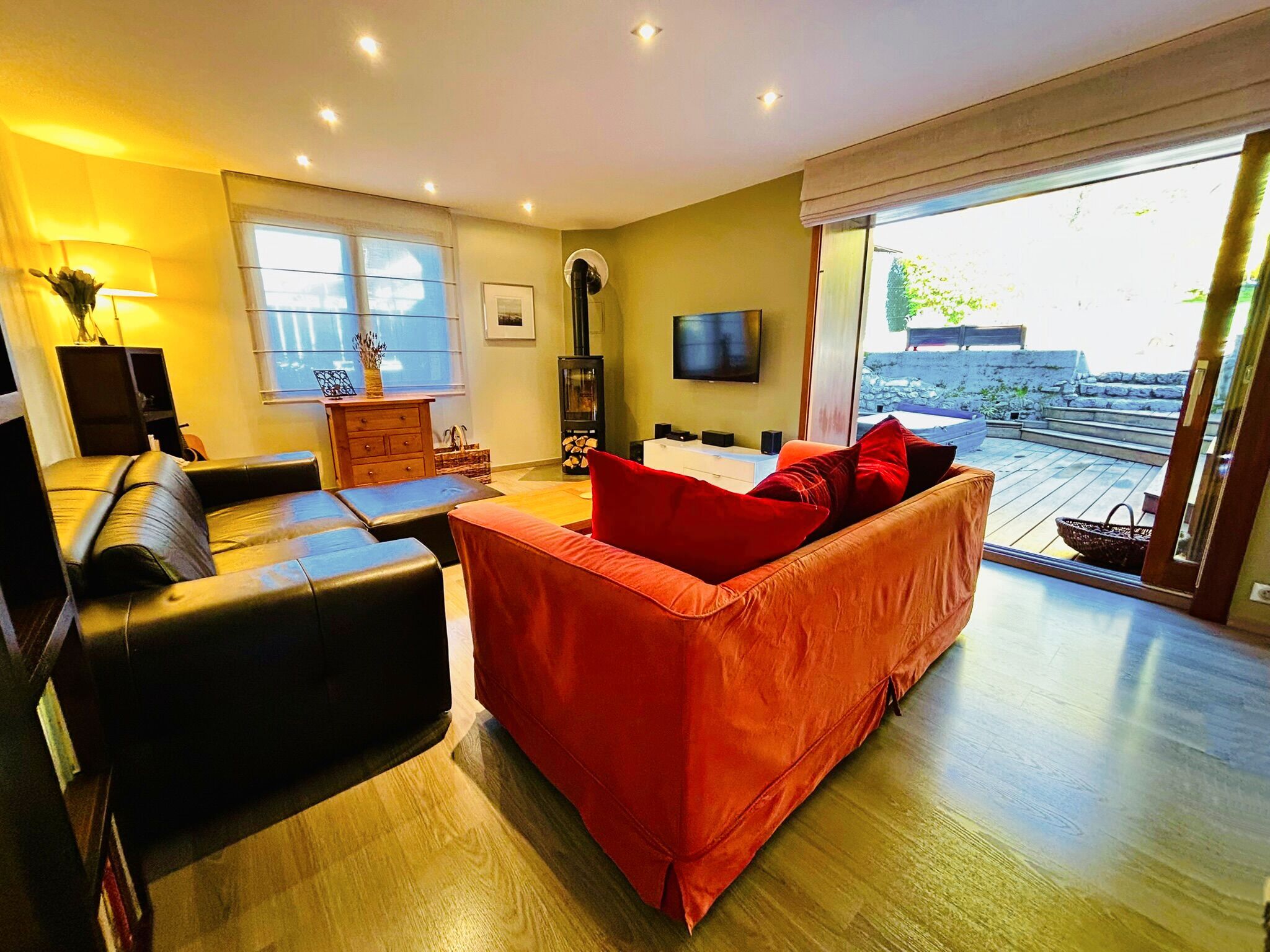 Propriété en France à vendre à Talloires, Haute-Savoie - &#8364;1 040 000 - photo 