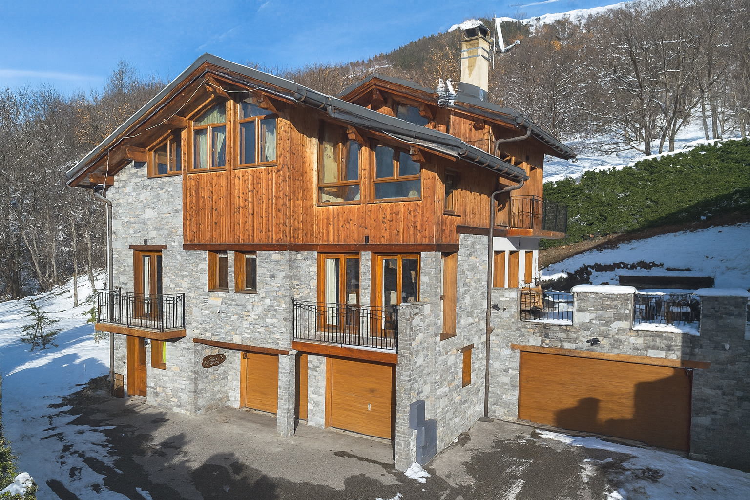 French property for sale in Saint-Martin-de-Belleville, Savoie - €1,620,000 - photo 
