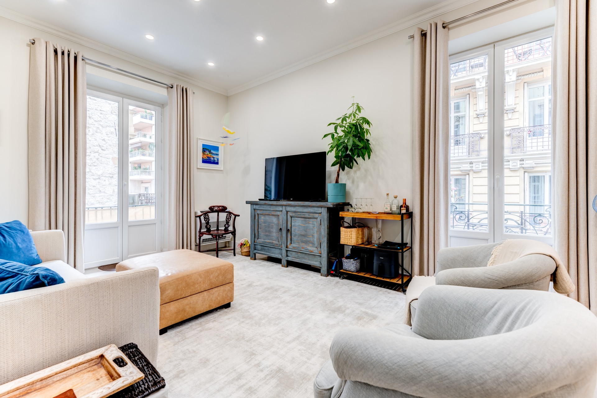 French property for sale in Nice, Alpes-Maritimes - €630,000 - photo 