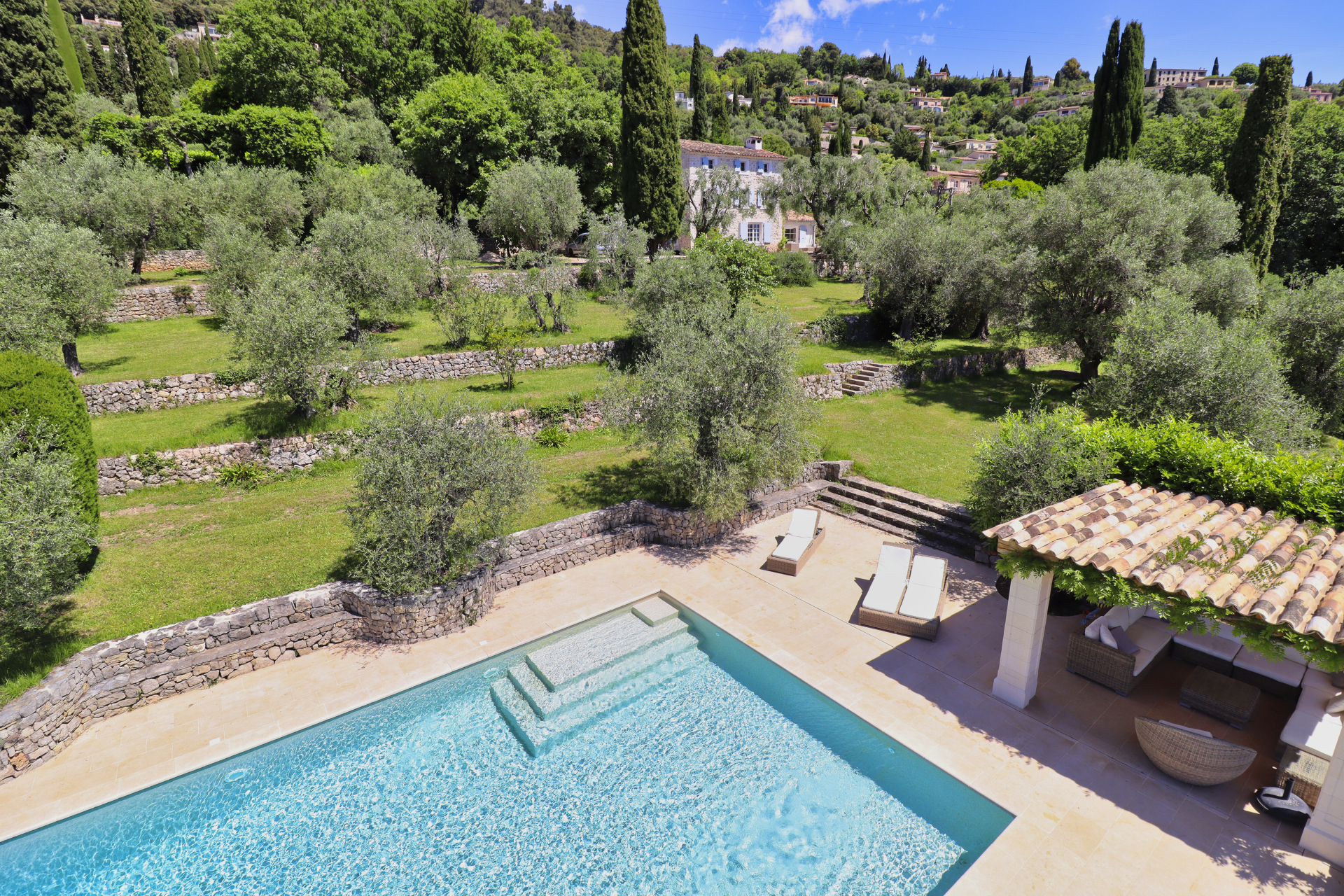 Propriété en France à vendre à Cabris, Alpes-Maritimes - &#8364;3 490 000 - photo 