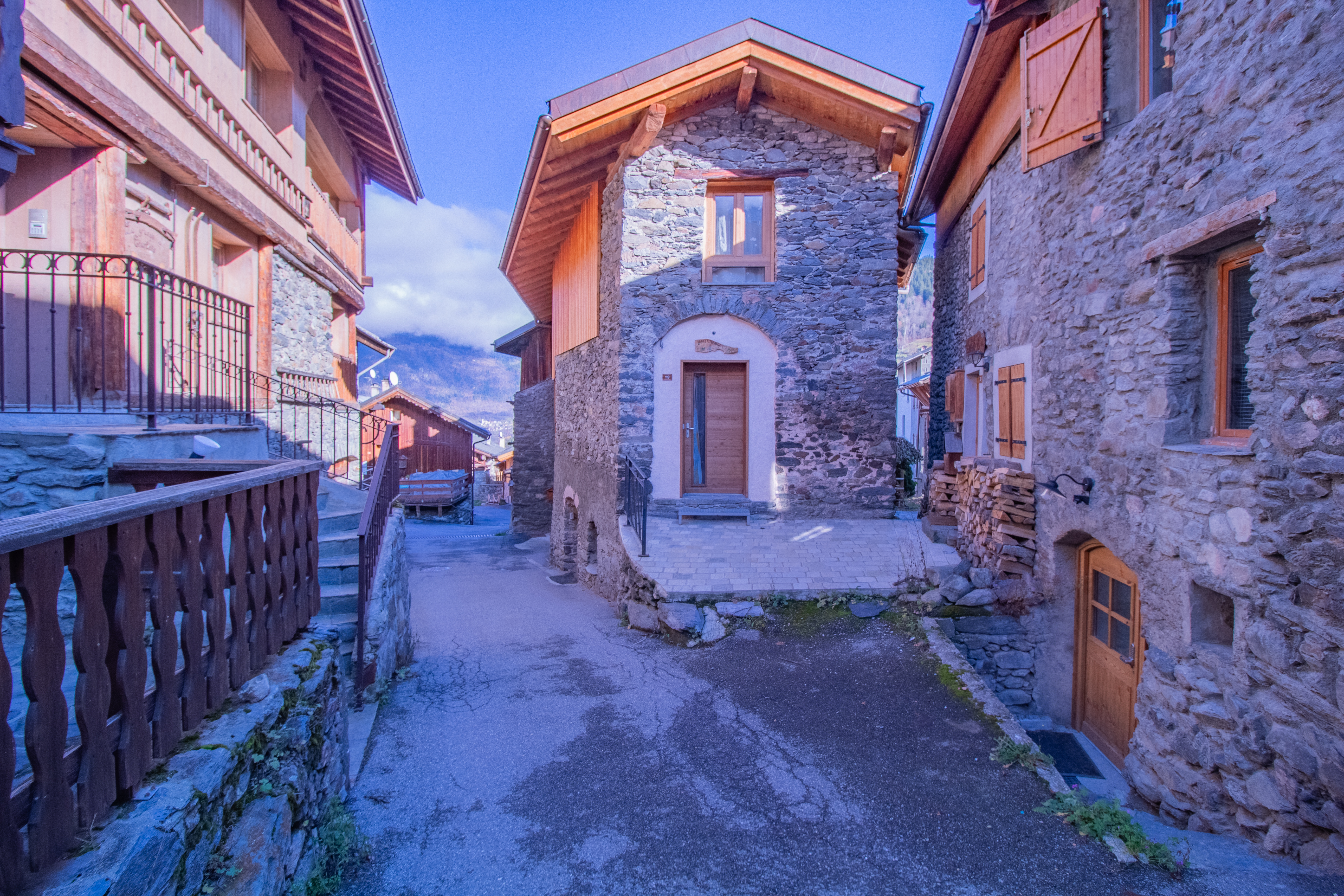 French property for sale in Les Allues, Savoie - €1,450,000 - photo 