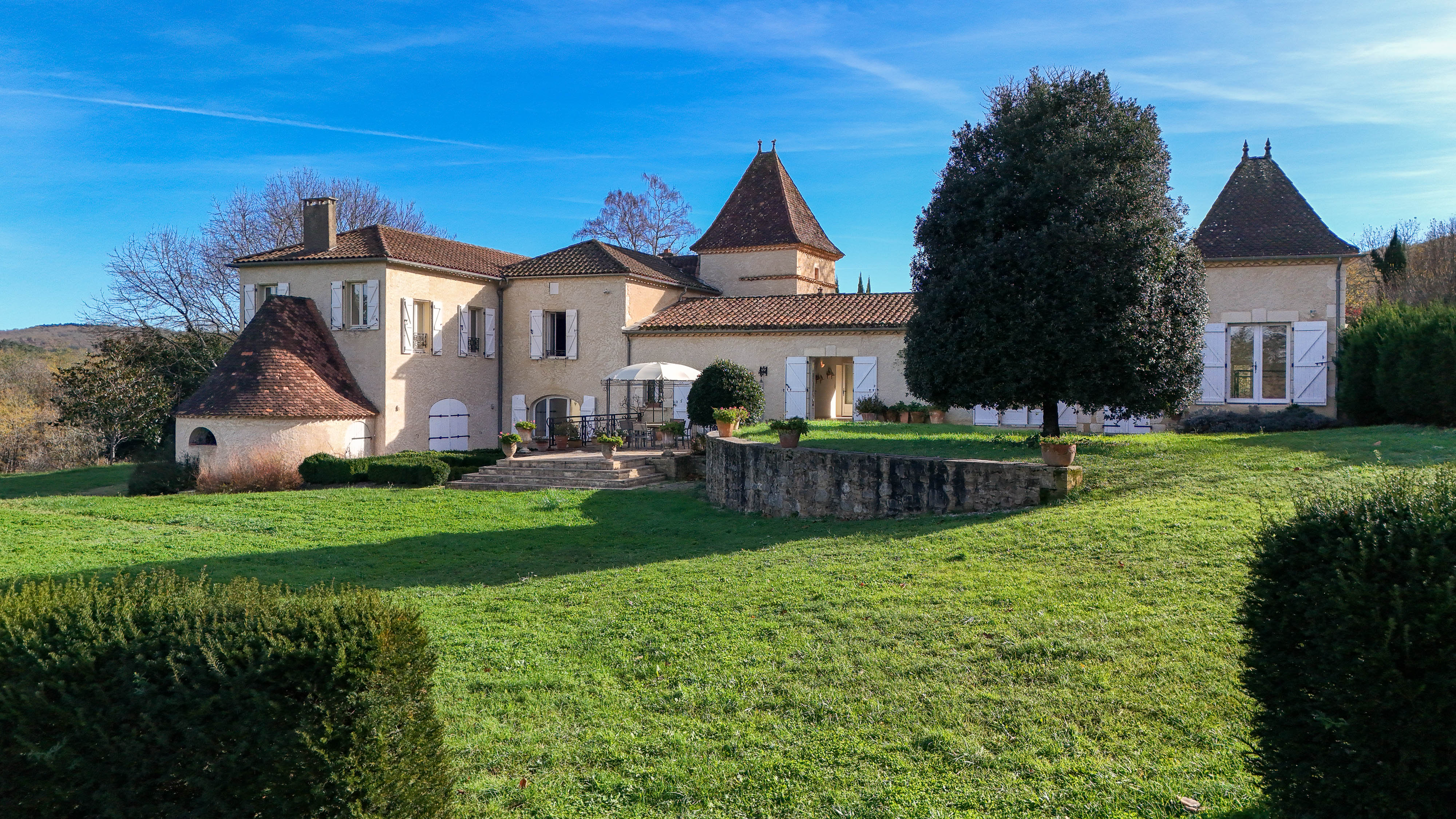 Propriété en France à vendre à Mauroux, Lot - €749 000 - photo 