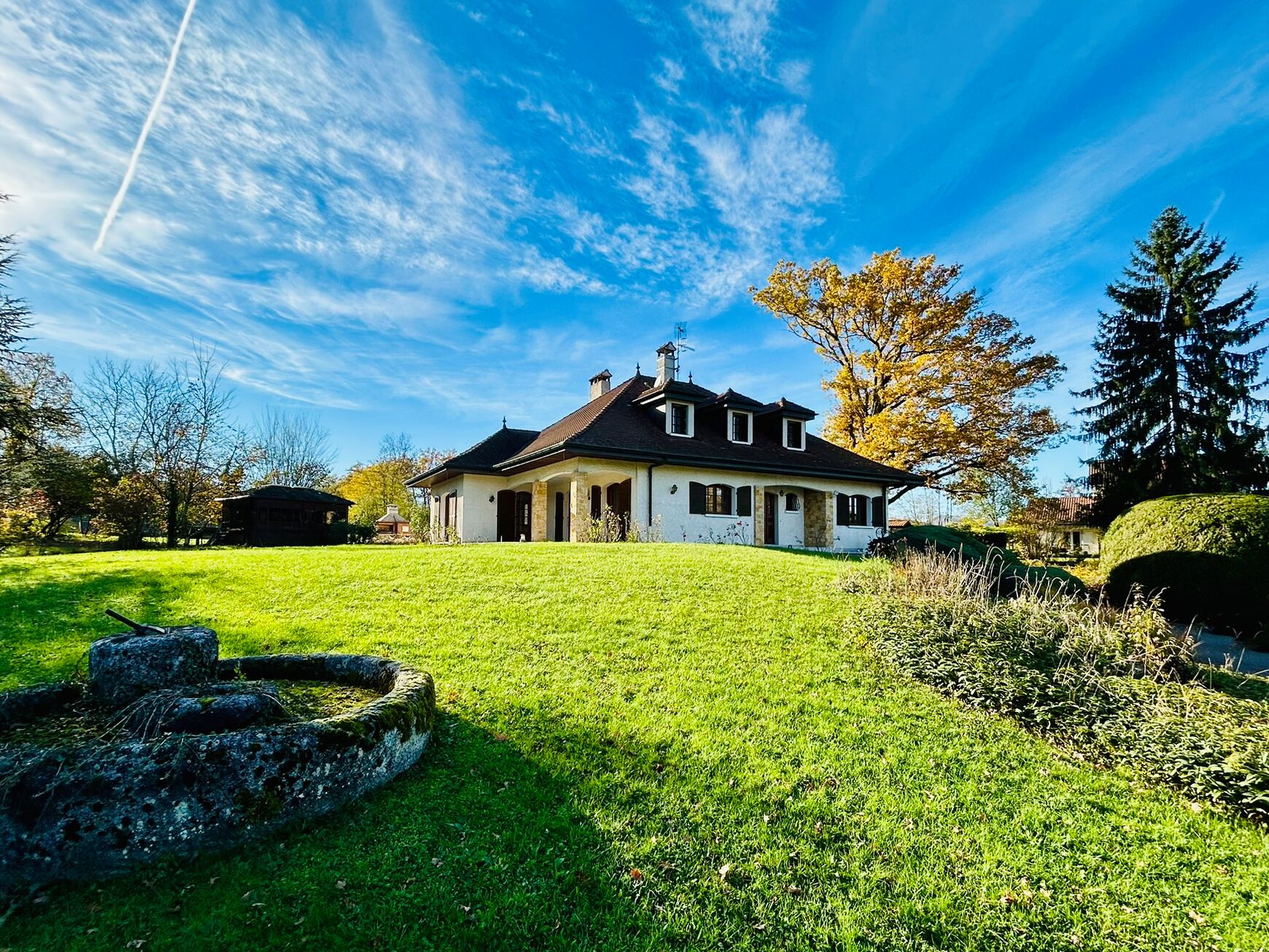 Propriété en France à vendre à Reignier-Ésery, Haute-Savoie - &#8364;1 650 000 - photo 