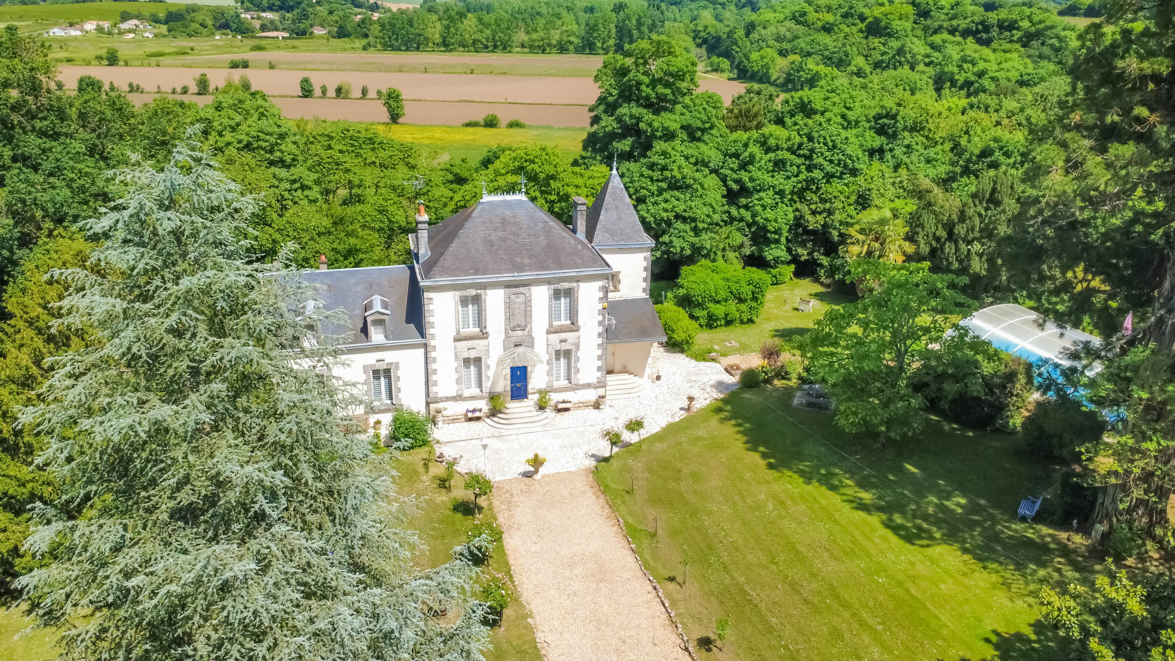 French property for sale in Ruffec, Charente - €524,750 - photo 